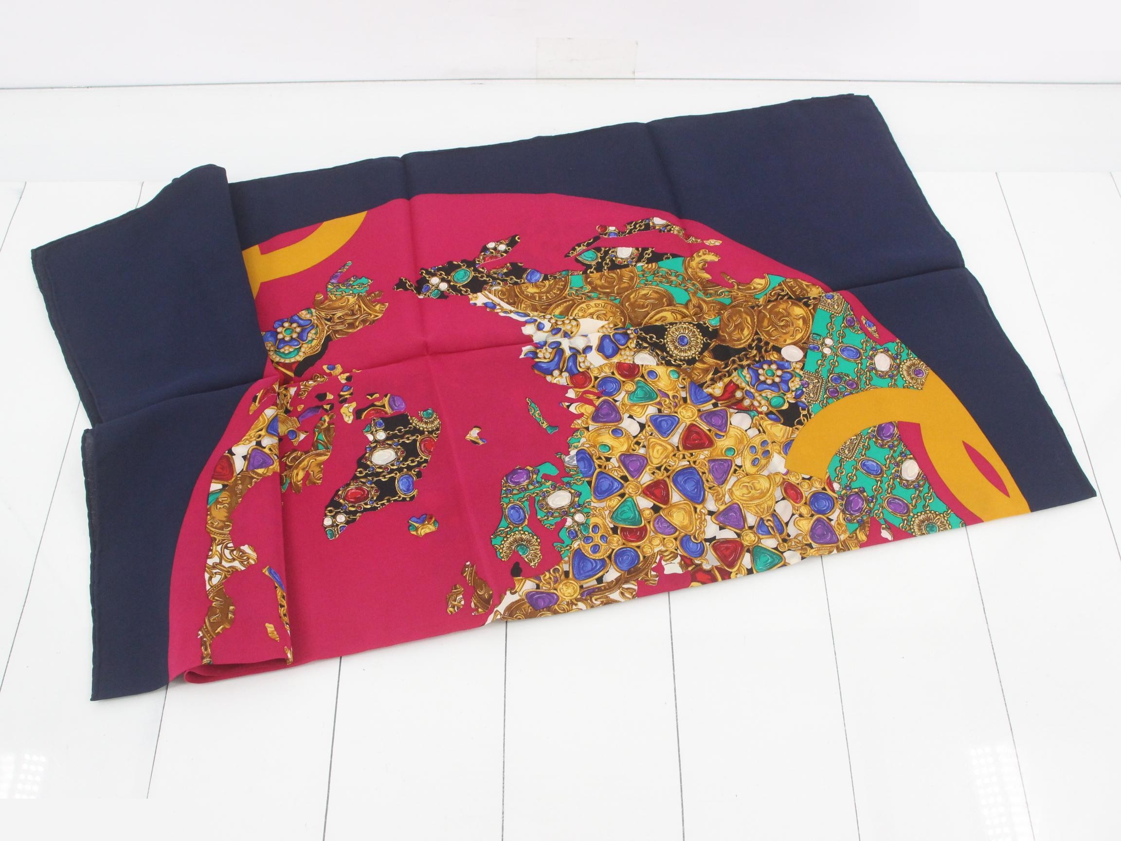 scarf — view 3