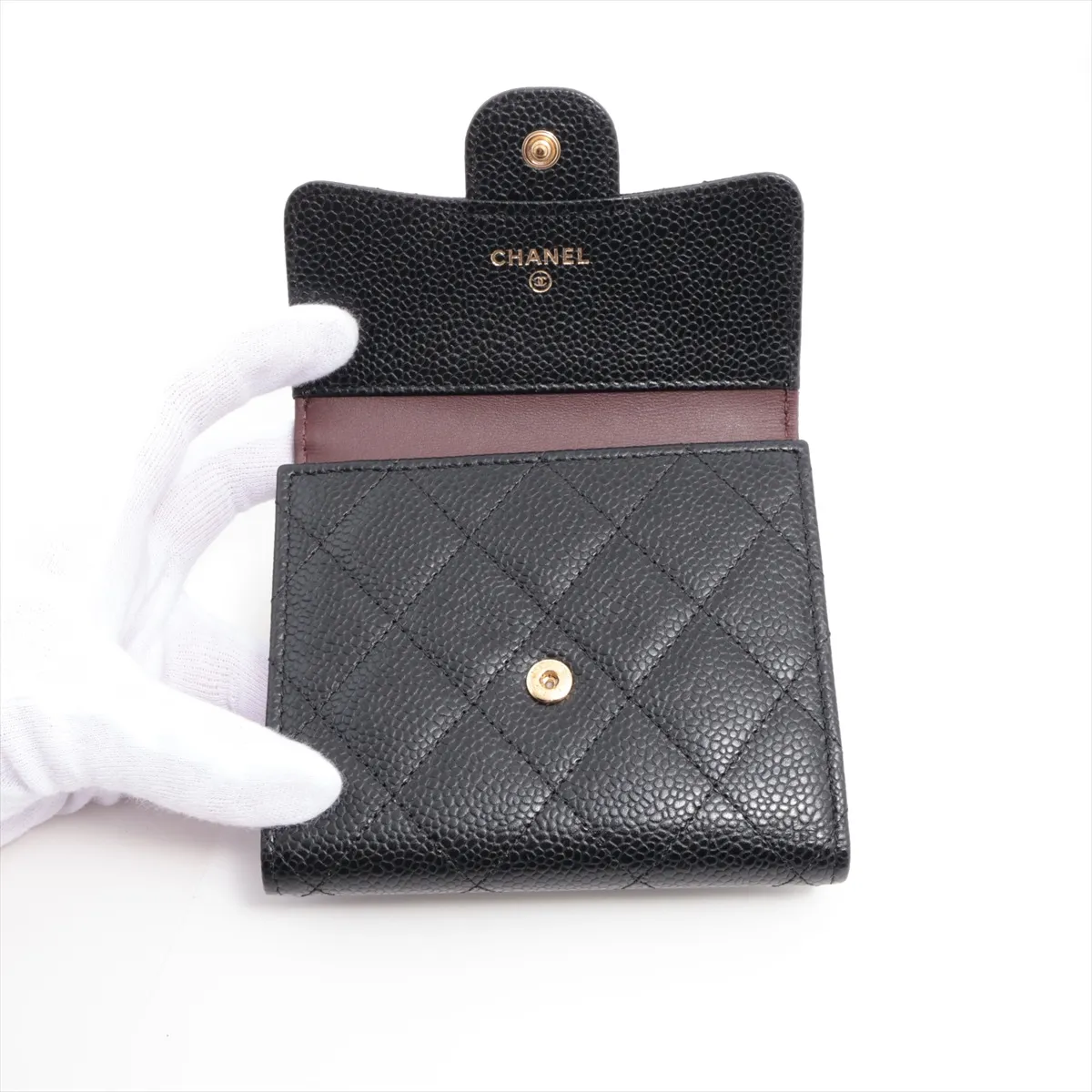 Matelasse caviar skin compact wallet black gold hardware 25417685 — view 3