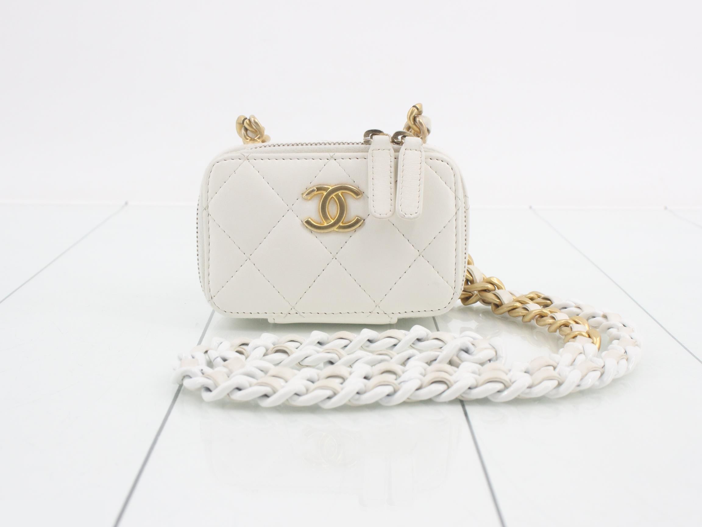 Matelassé Leather Coco Mark Chain Shoulder Bag, White