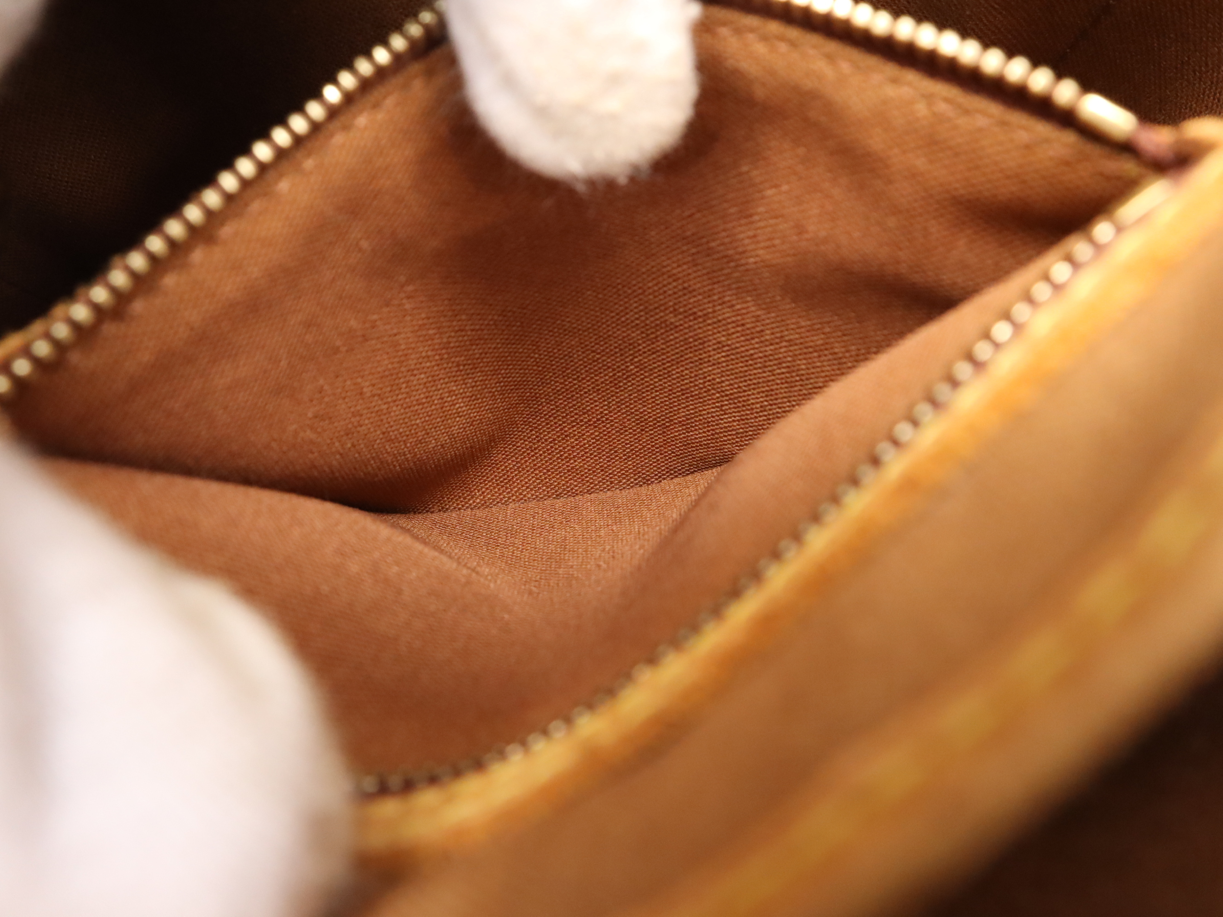 M51172 Monogram Vavin PM Tote Bag — view 13