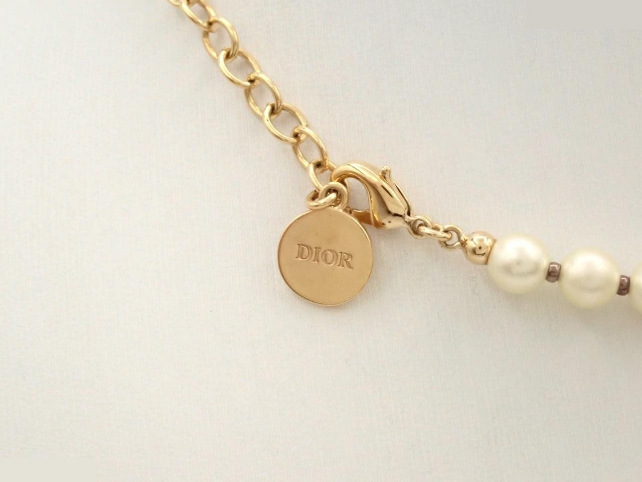 Other line: Precious metal necklaces and pendants, neck circumference approximately 36 cm. — view 2
