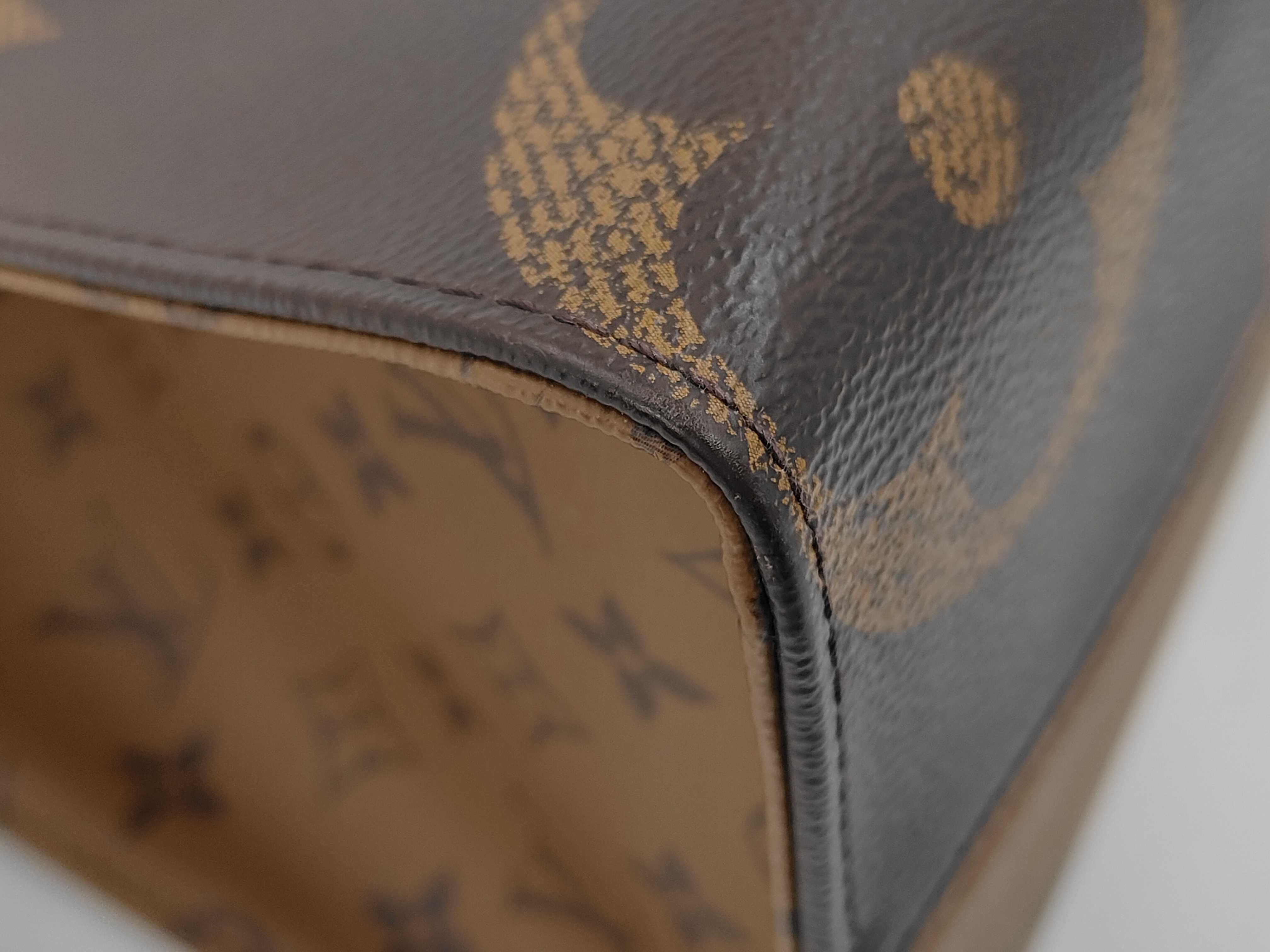 Monogram Giant Reverse OnTheGo MM Bag — view 3