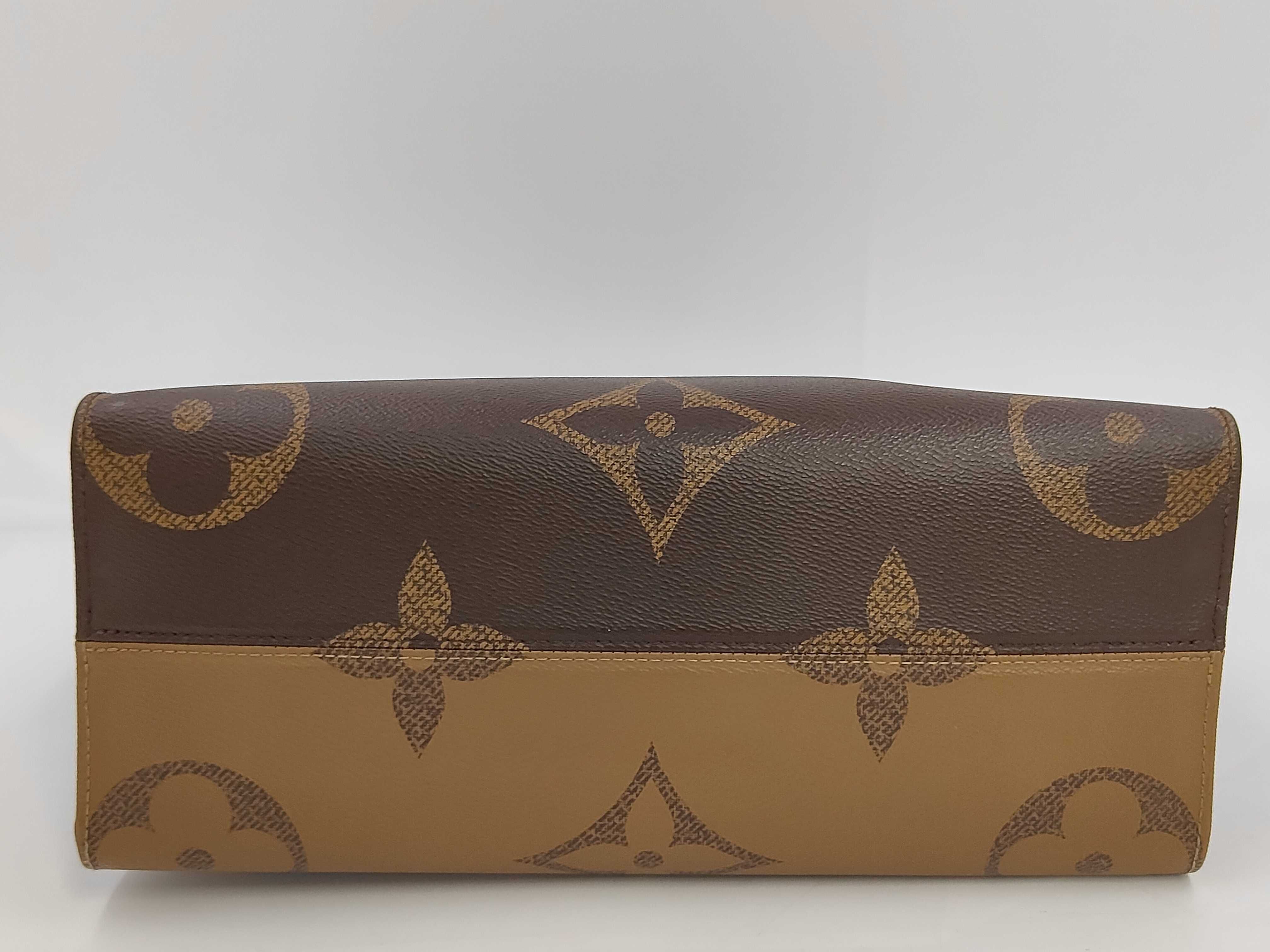 Monogram Giant Reverse OnTheGo MM Bag — view 4