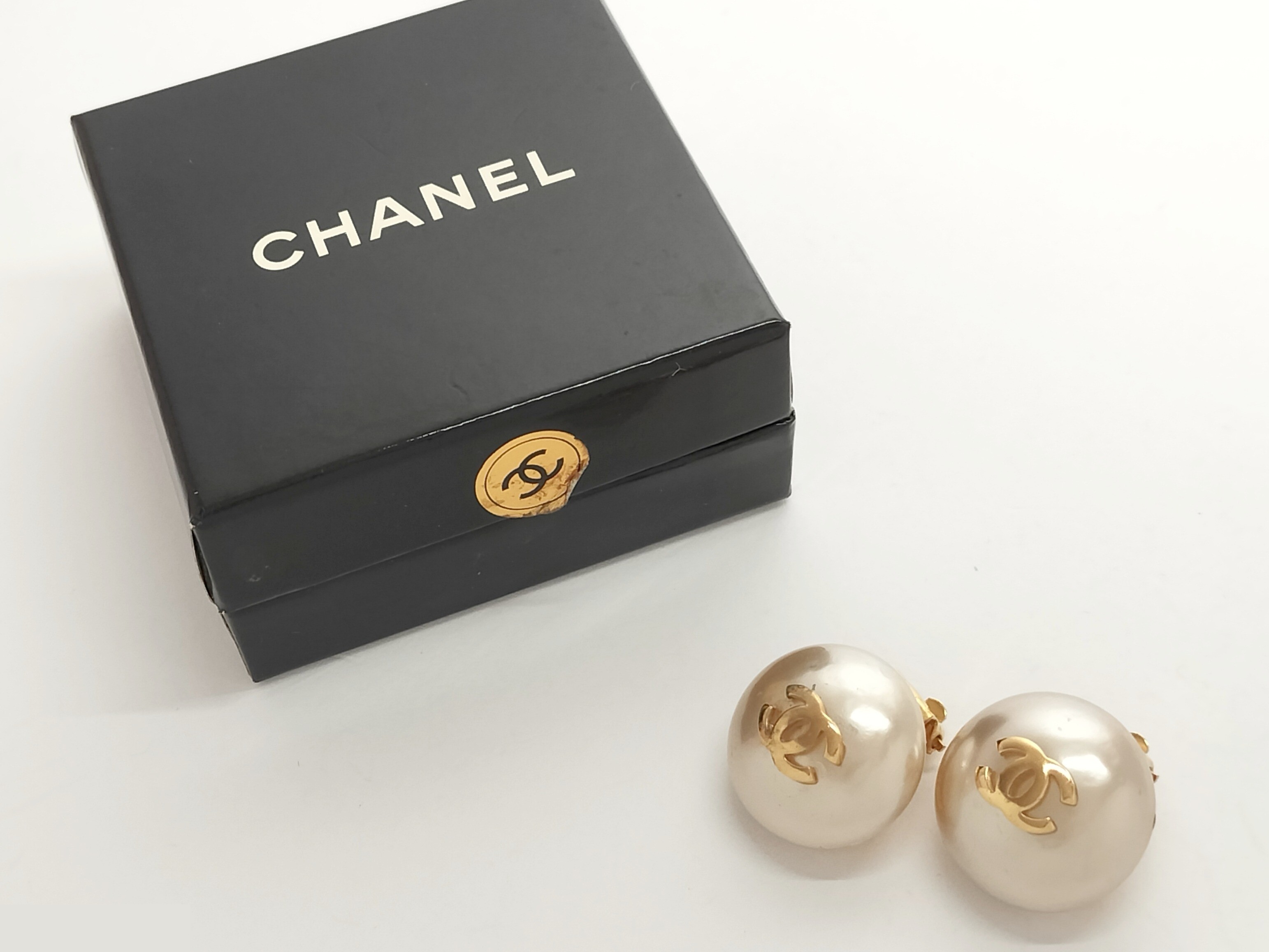 Coco F Pearl Earrings 23 — view 2