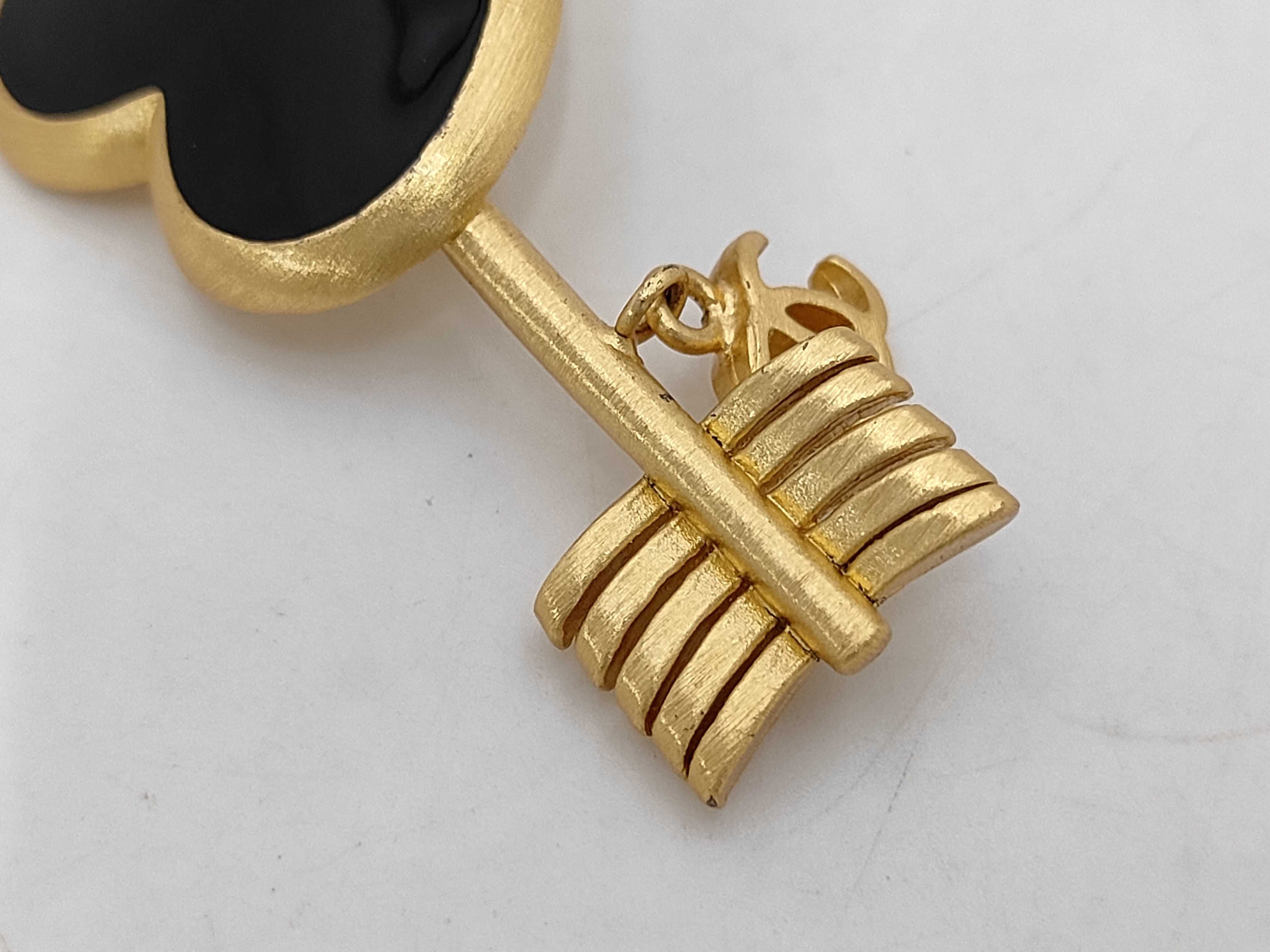GP Brooch — view 6