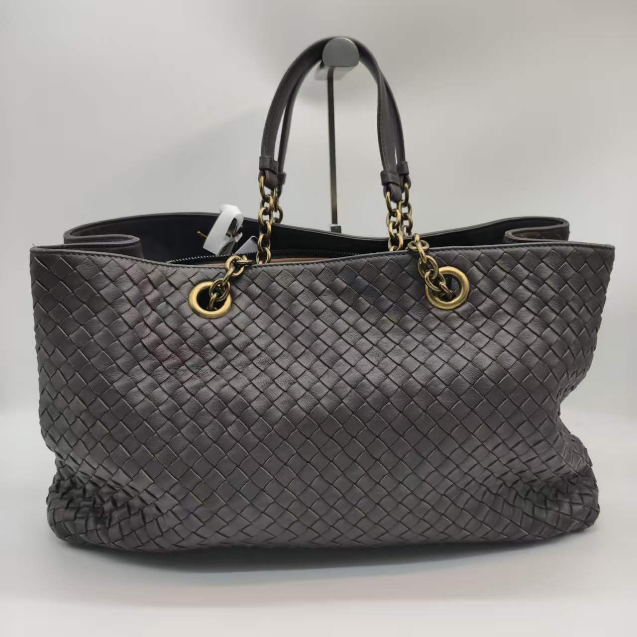 【*Shipped from: China*】BOTTEGA VENETA Lambskin Handbag — view 3