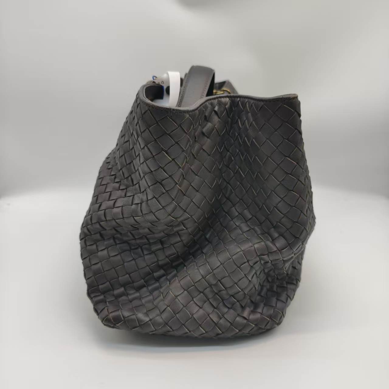 【*Shipped from: China*】BOTTEGA VENETA Lambskin Handbag — view 5
