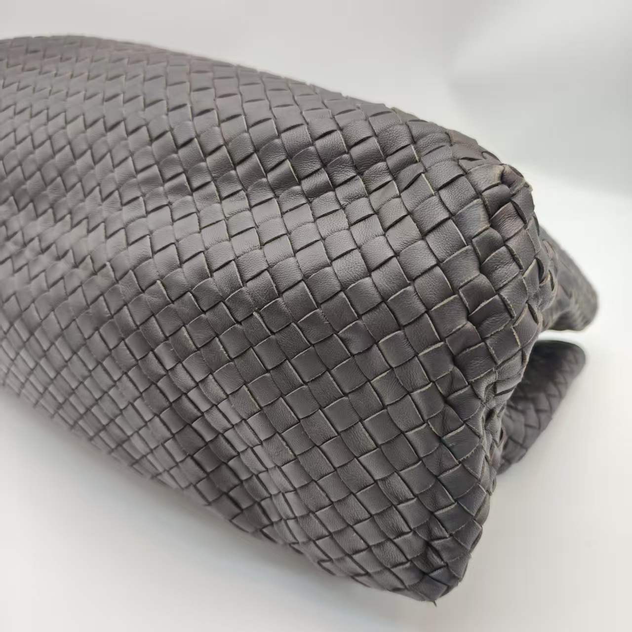 【*Shipped from: China*】BOTTEGA VENETA Lambskin Handbag — view 6