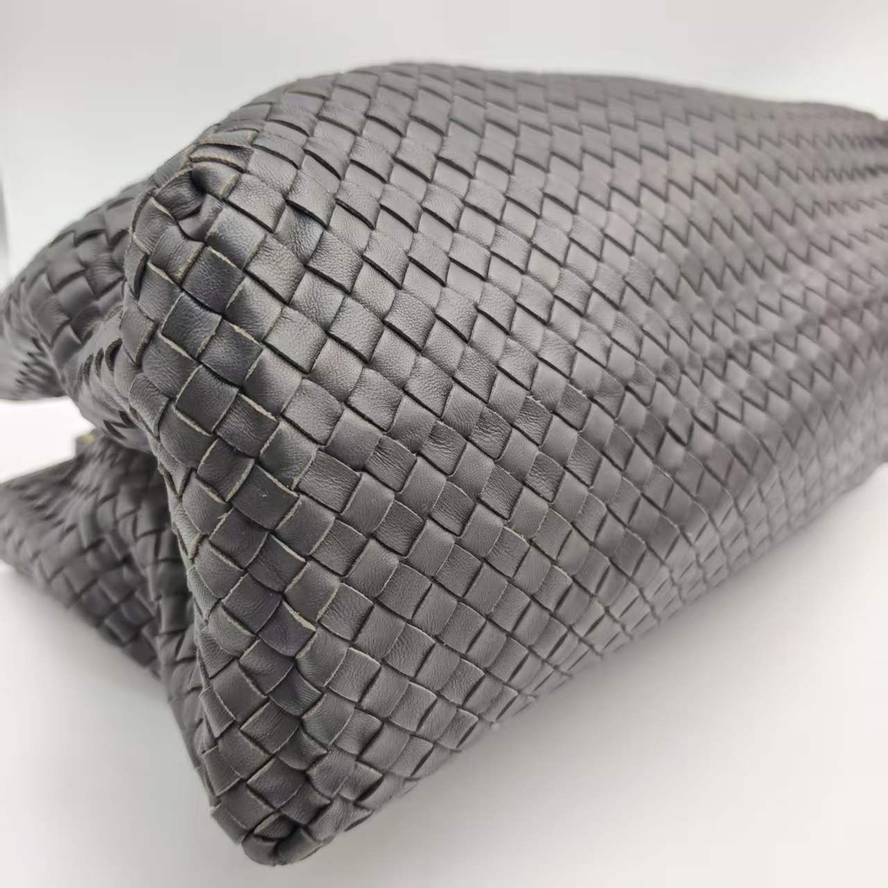 【*Shipped from: China*】BOTTEGA VENETA Lambskin Handbag — view 7
