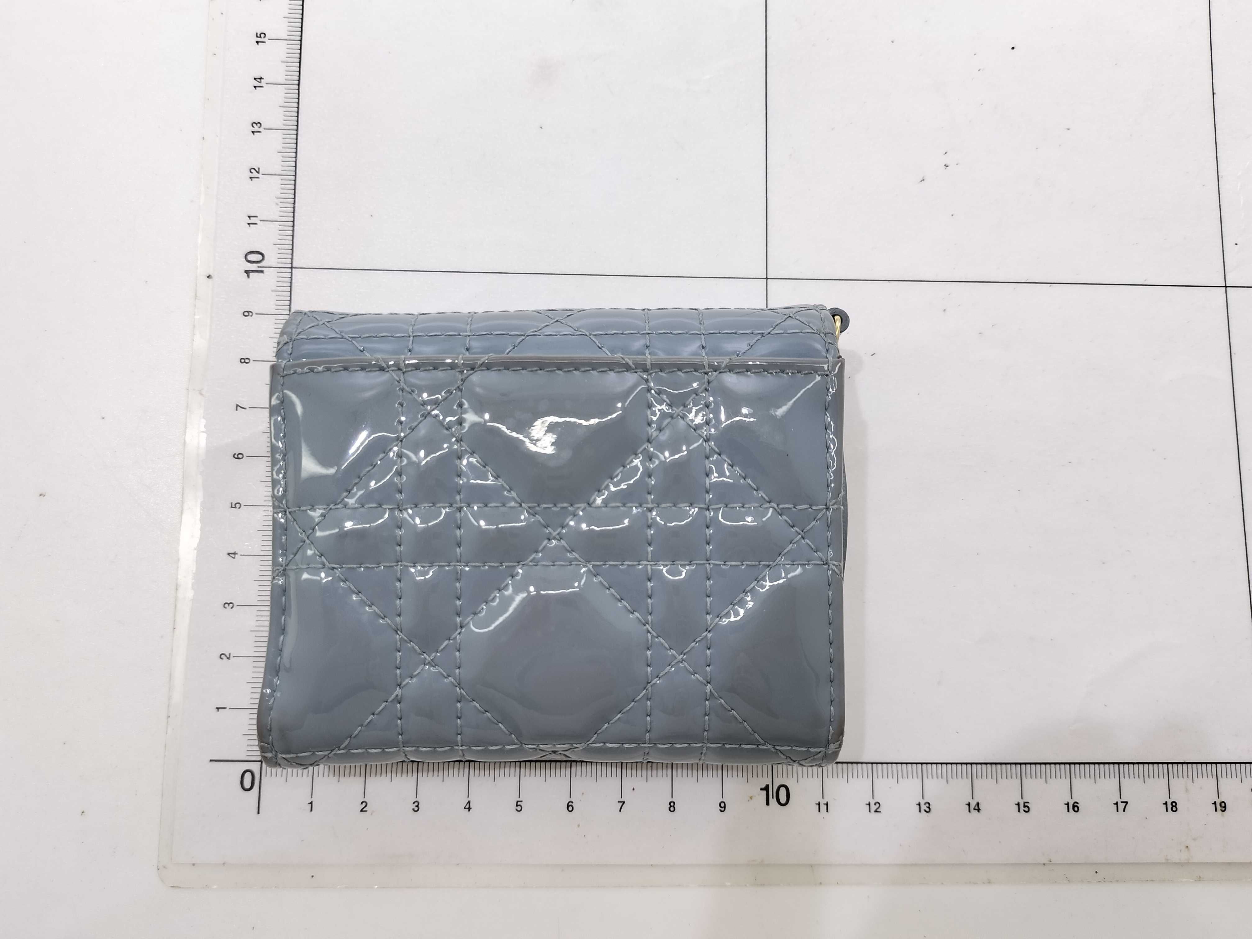 bifold wallet — view 2
