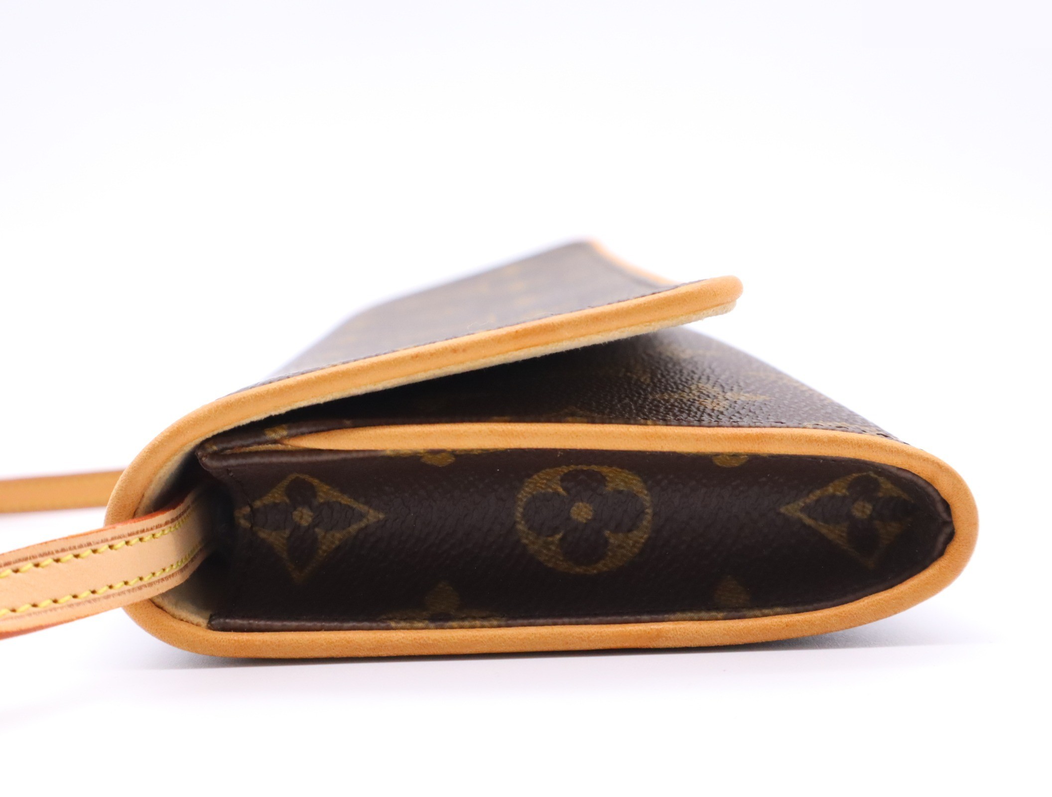 Pochette Twin GM with shoulder strap — view 3