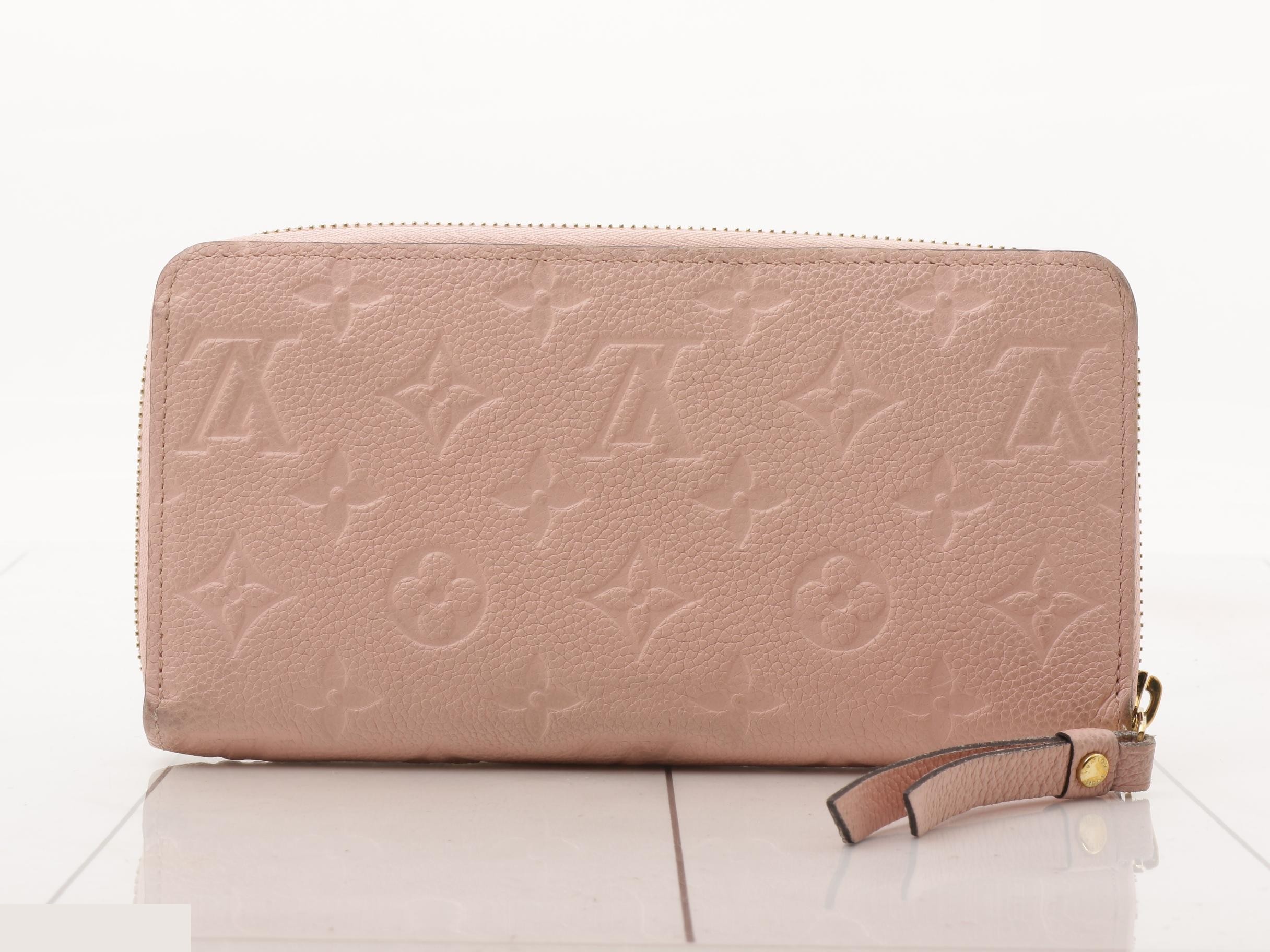 wallet — view 2