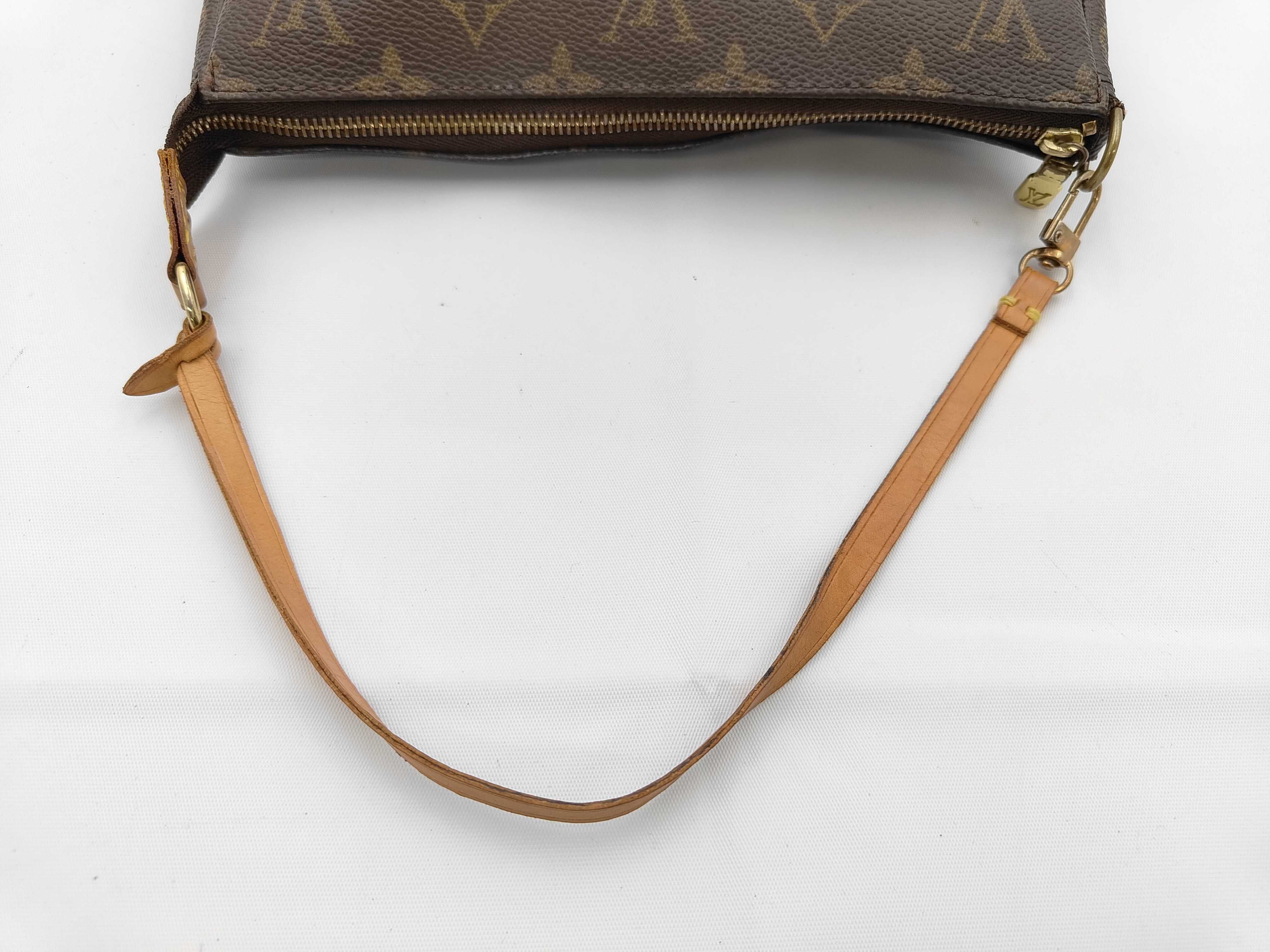Monogram Louis Vuitton Monogram Accessoires VI0061 Handbag — view 3