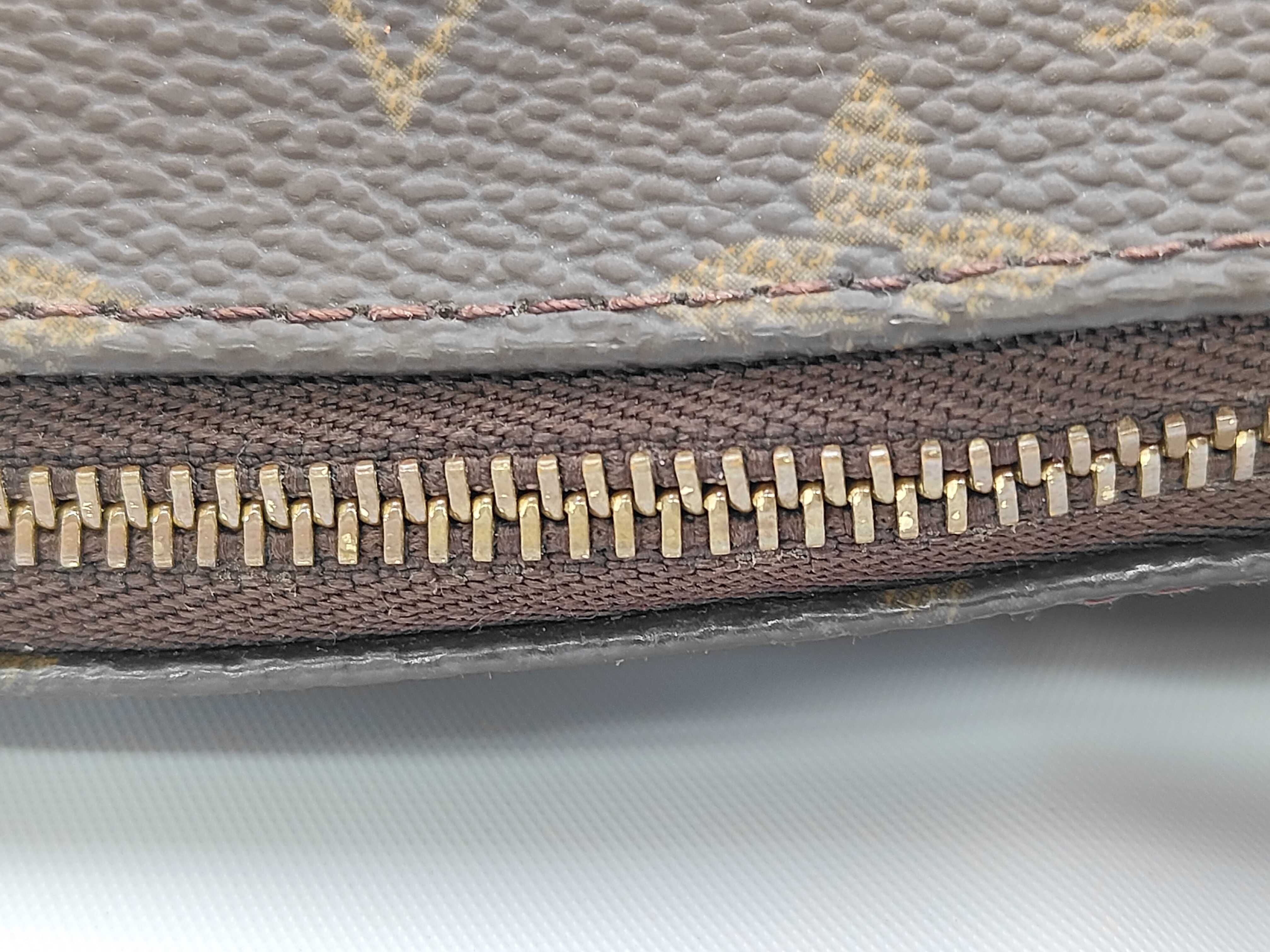 Monogram Louis Vuitton Monogram Accessoires VI0061 Handbag — view 7