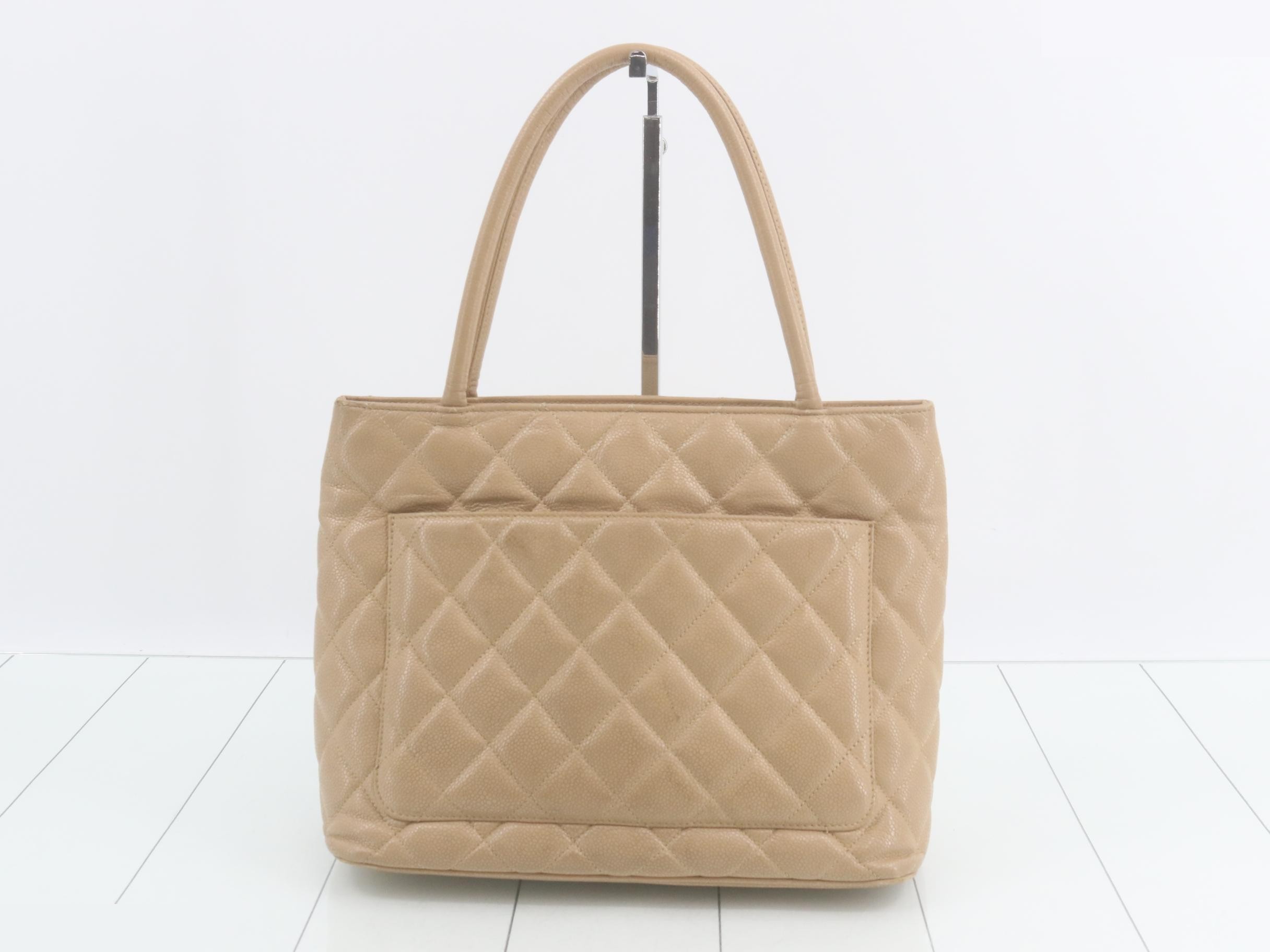 Caviar leather Coco Mark reissue tote bag, beige. — view 2