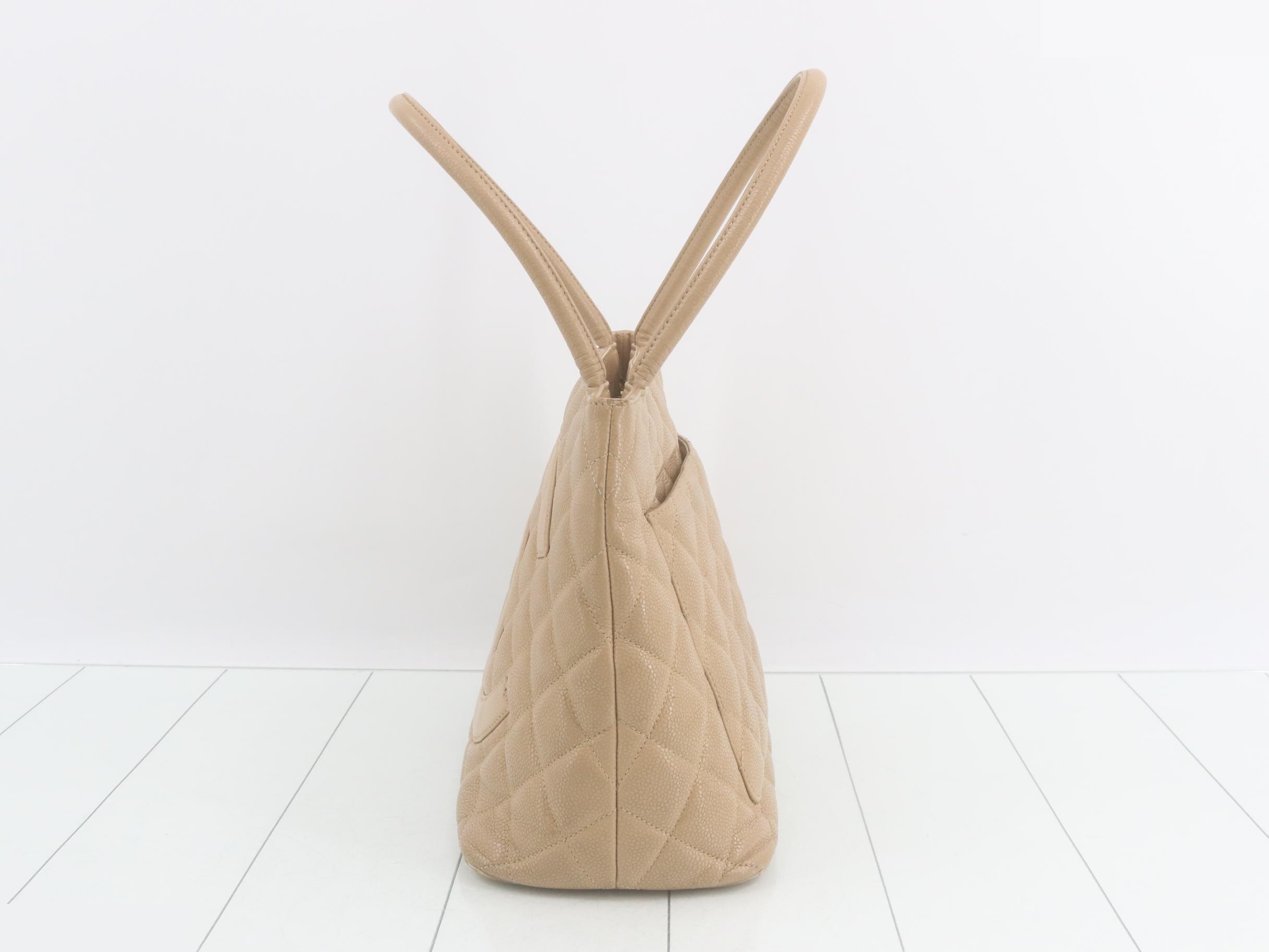 Caviar leather Coco Mark reissue tote bag, beige. — view 3
