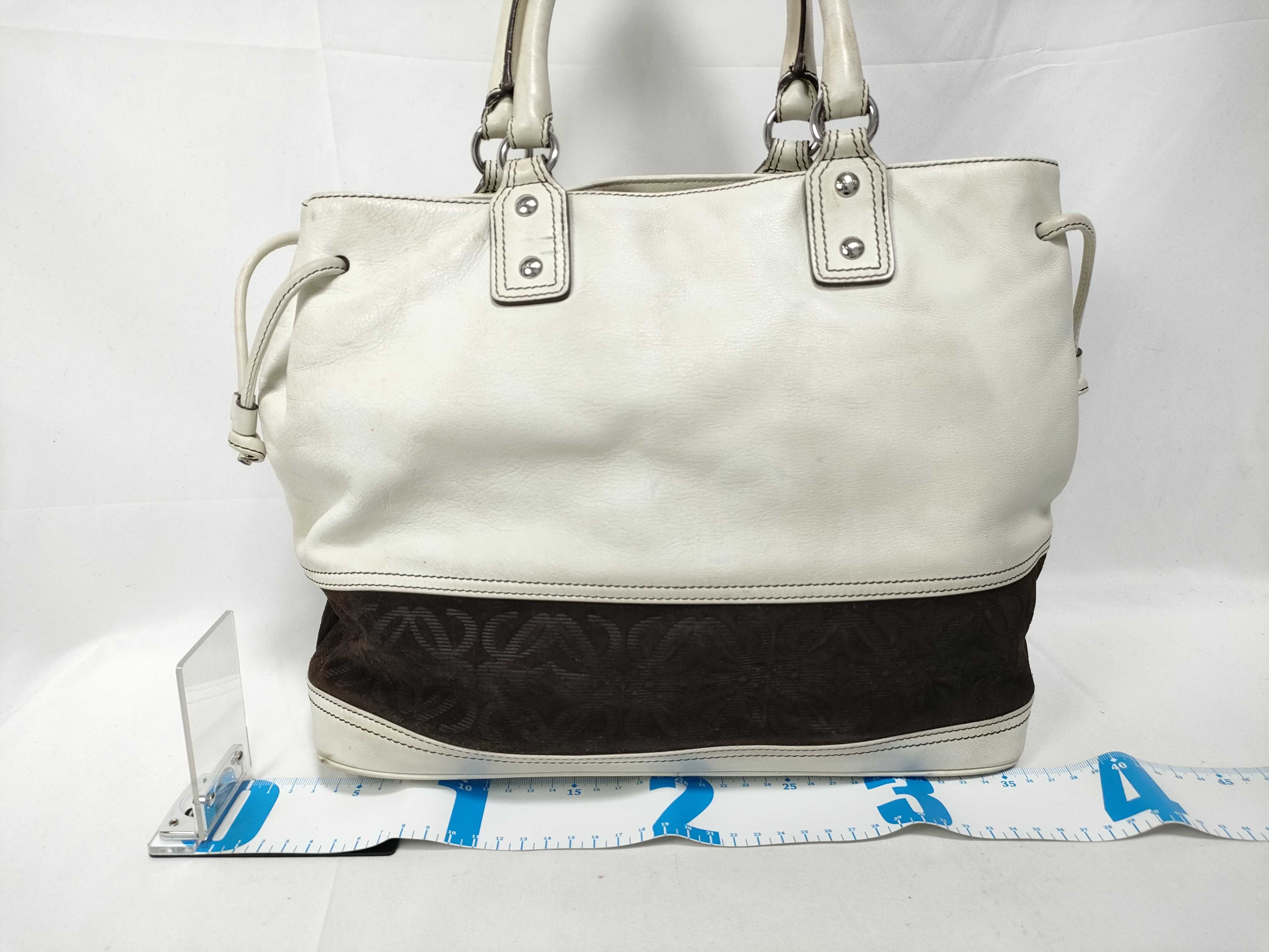 Repeat Anagram Handbag Tote Bag Handbag — view 2