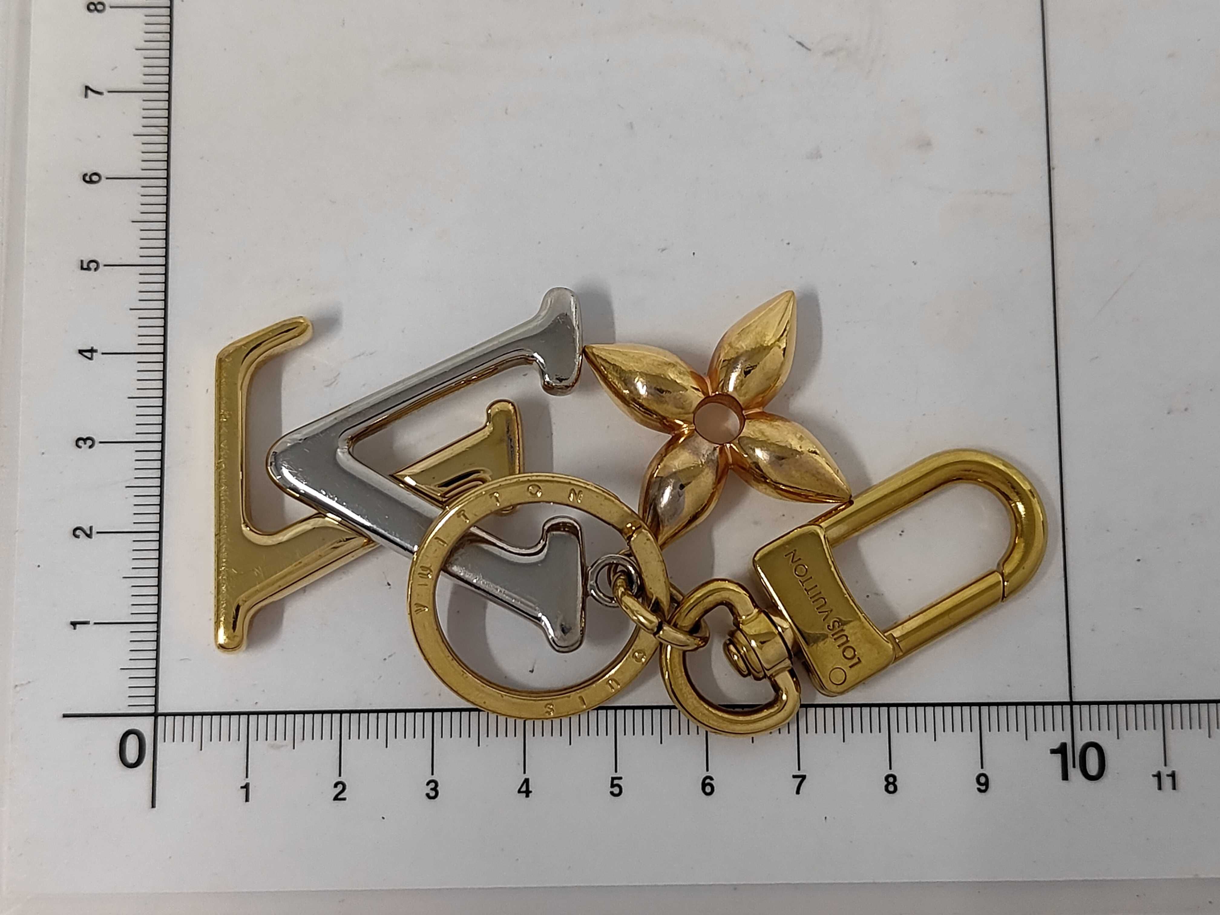 Vuitton Portefeuille LV Facet Keychain Other Accessories — view 8