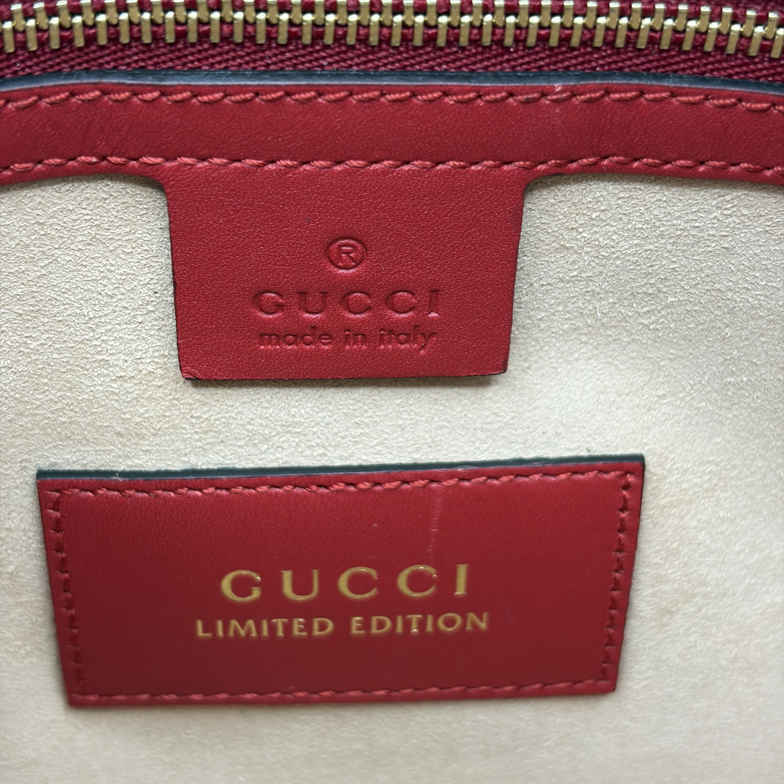 GG Supreme 2-Way Shoulder Bag — view 10