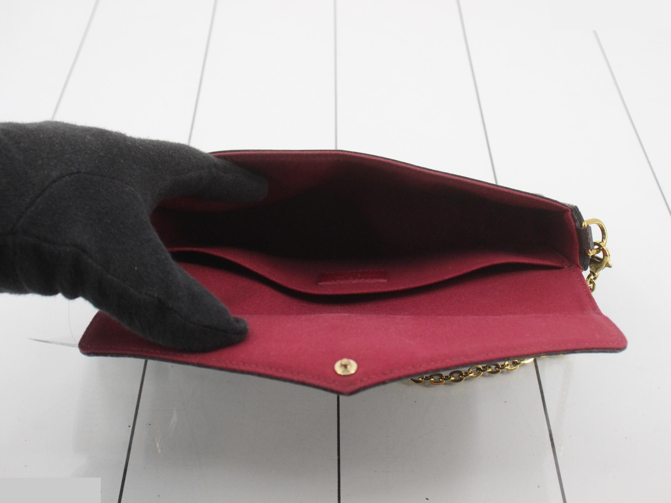 Pochette Felice, Fuchsia, with dust bag, RFID checked. — view 4
