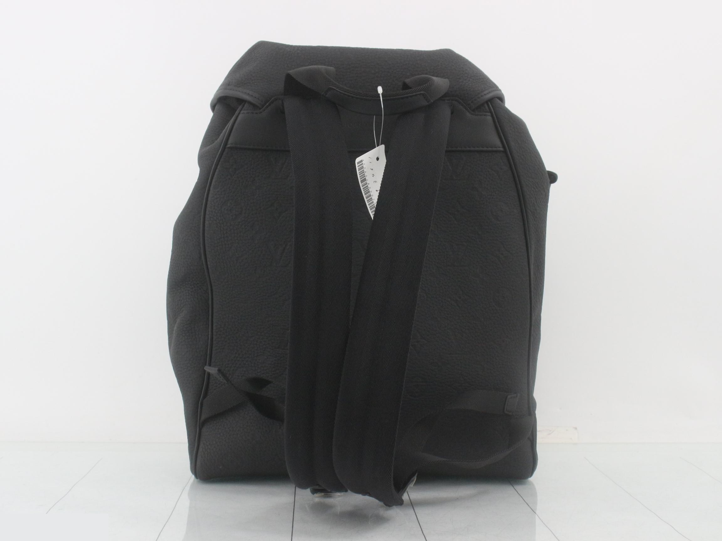 Montsouris Backpack, Embossed, Noir, Empreinte, RFID — view 2