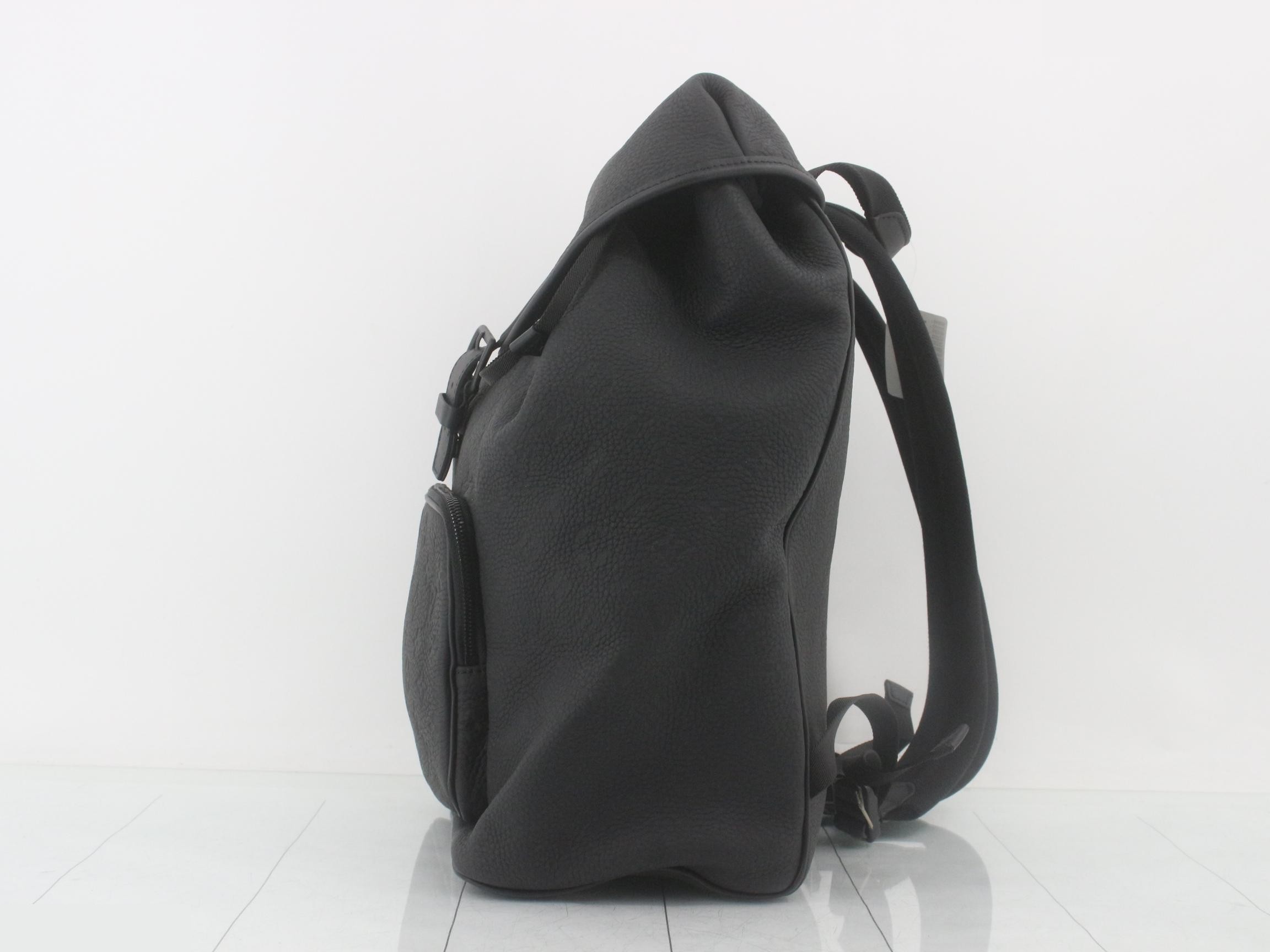 Montsouris Backpack, Embossed, Noir, Empreinte, RFID — view 3