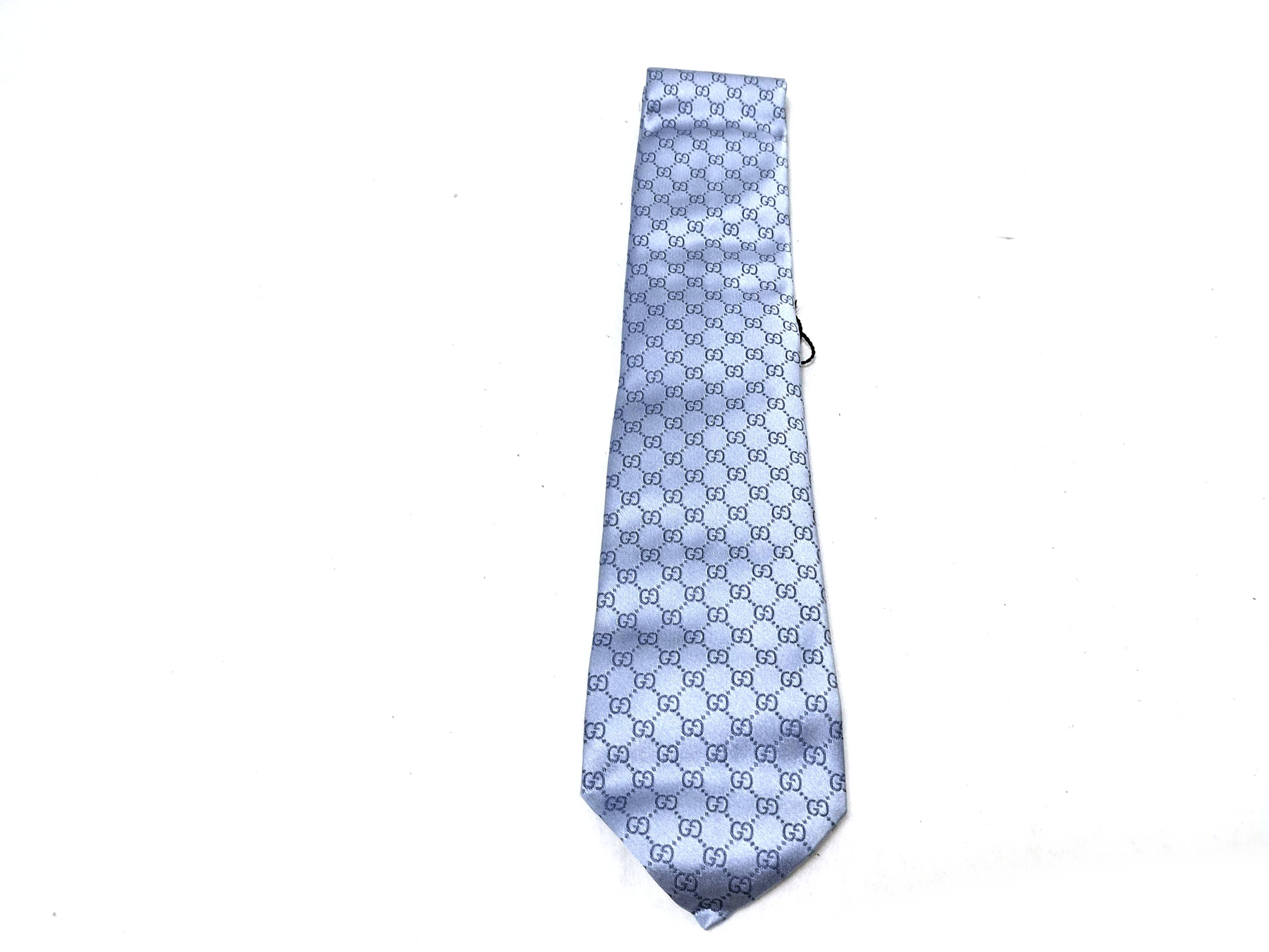tie and other accessories