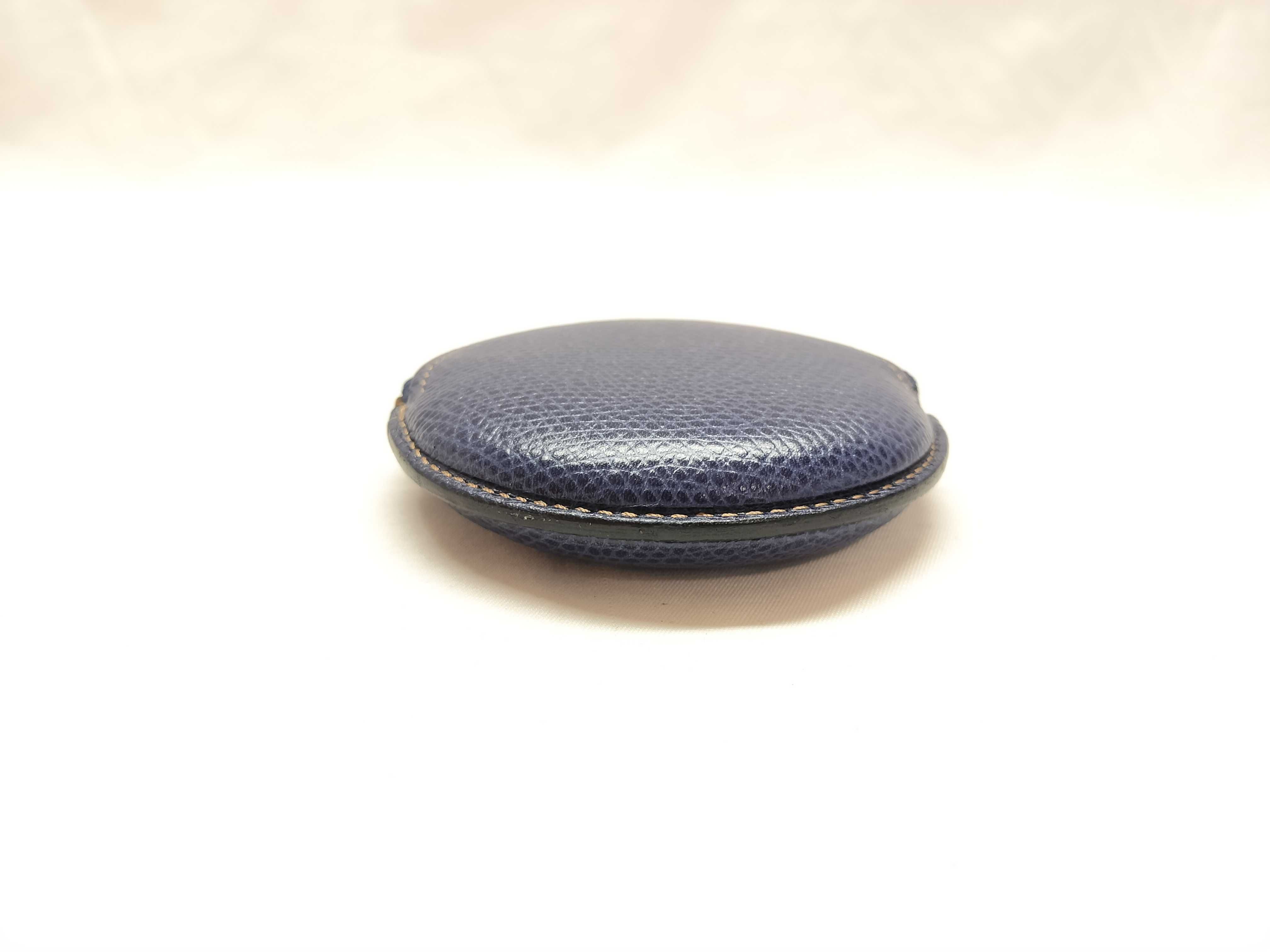 coin case — view 3