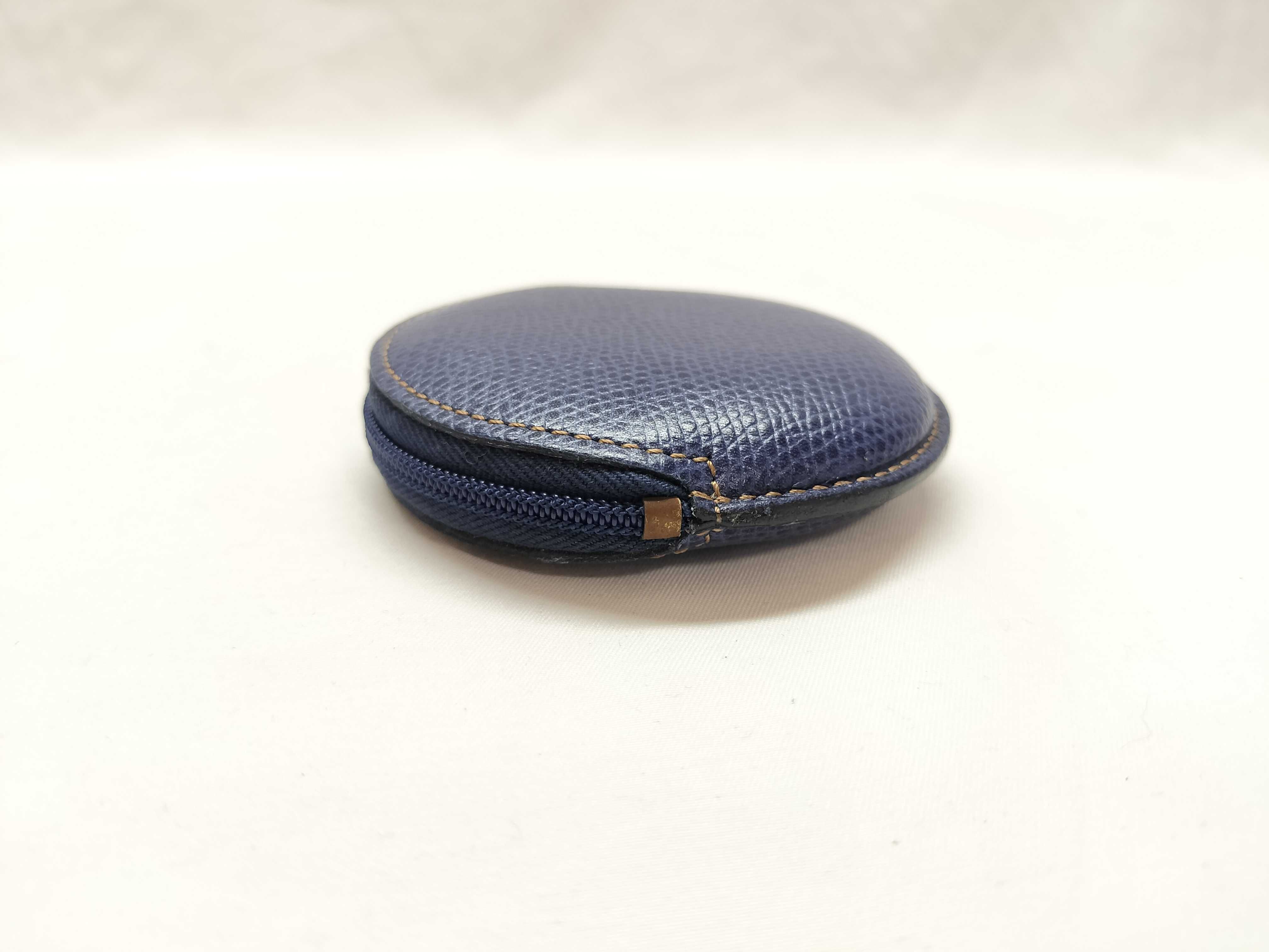 coin case — view 4