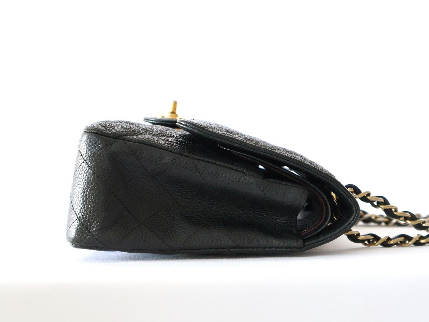 Caviar leather Matelassé 25 Double flap Double chain shoulder bag, black — view 6