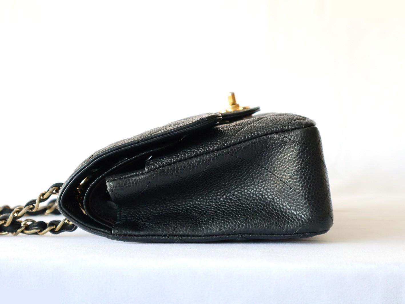 Caviar leather Matelassé 25 Double flap Double chain shoulder bag, black — view 7