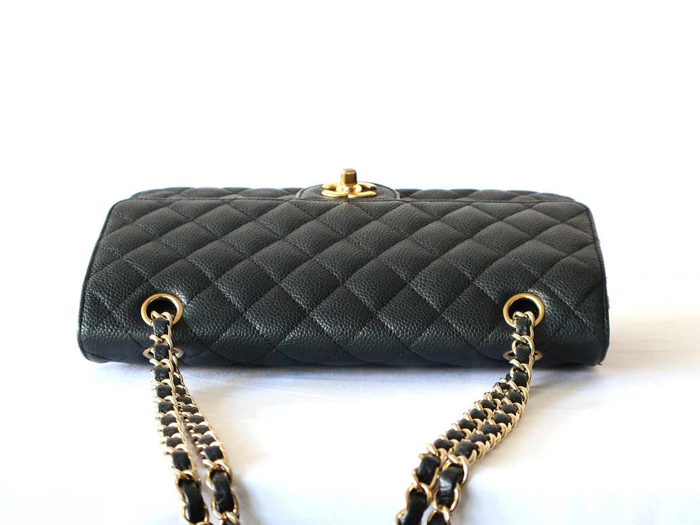 Caviar leather Matelassé 25 Double flap Double chain shoulder bag, black — view 8