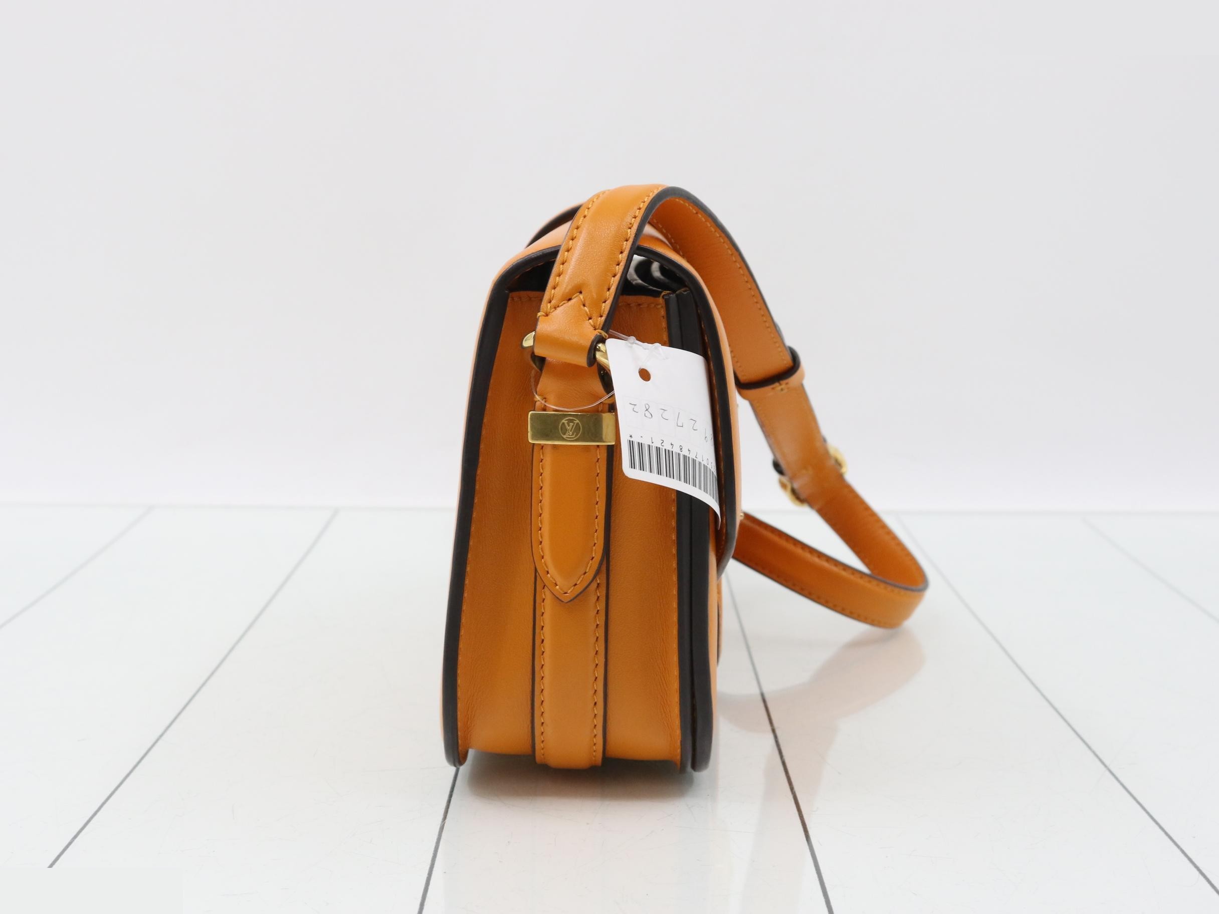 LV Pont Neuf Summer Gold Shoulder Bag — view 4