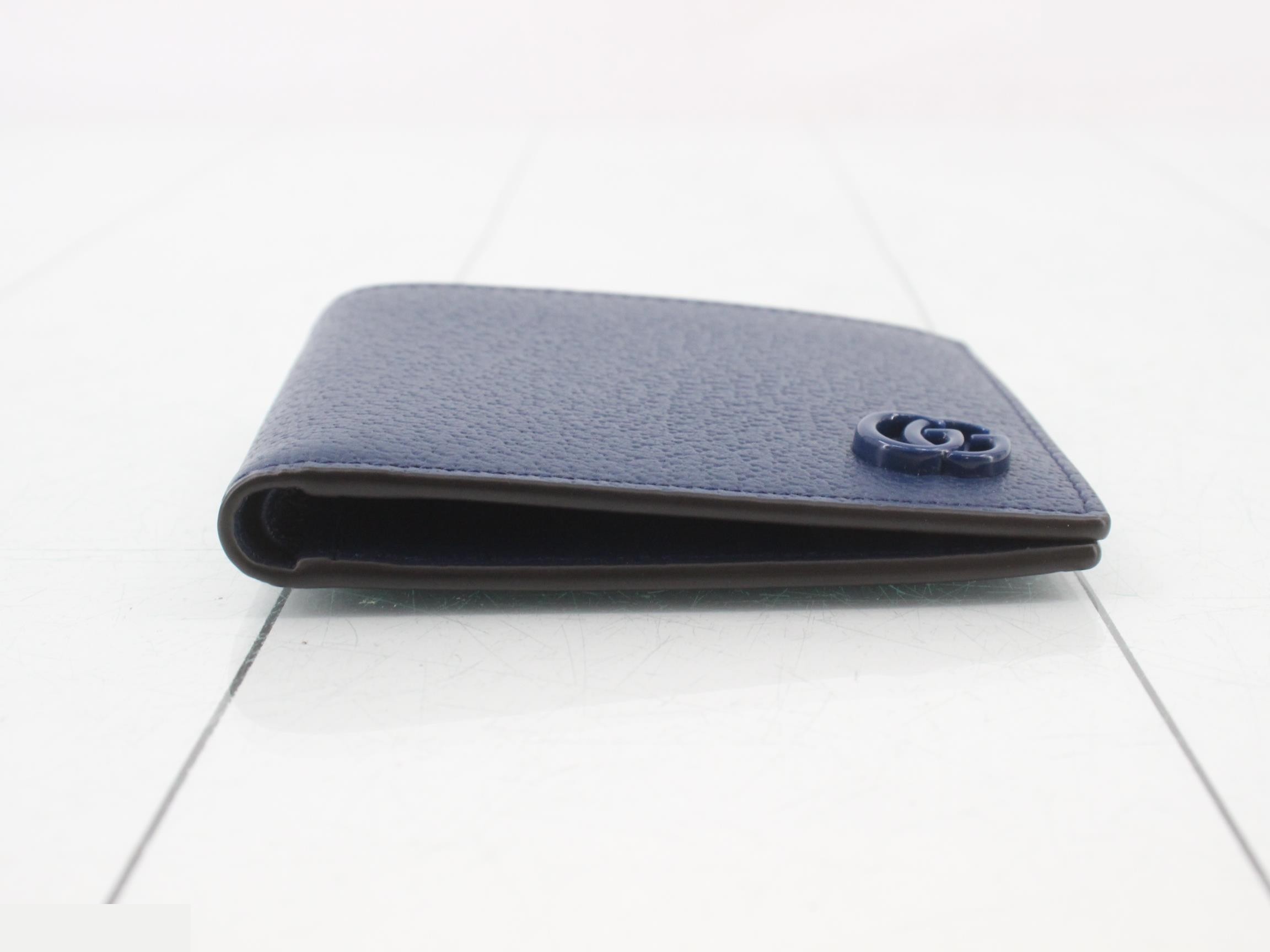 GG Marmont Bi-fold Wallet - Card and Bill Compartments — view 3