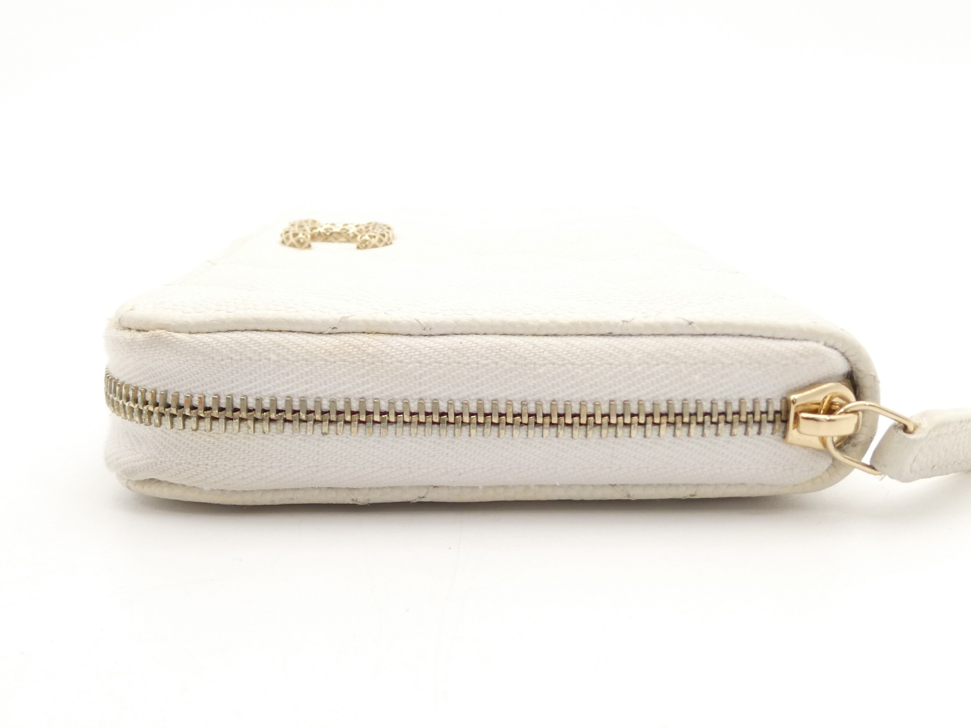 Matelassé Caviar Skin Coco Mark Round Zip Wallet — view 4