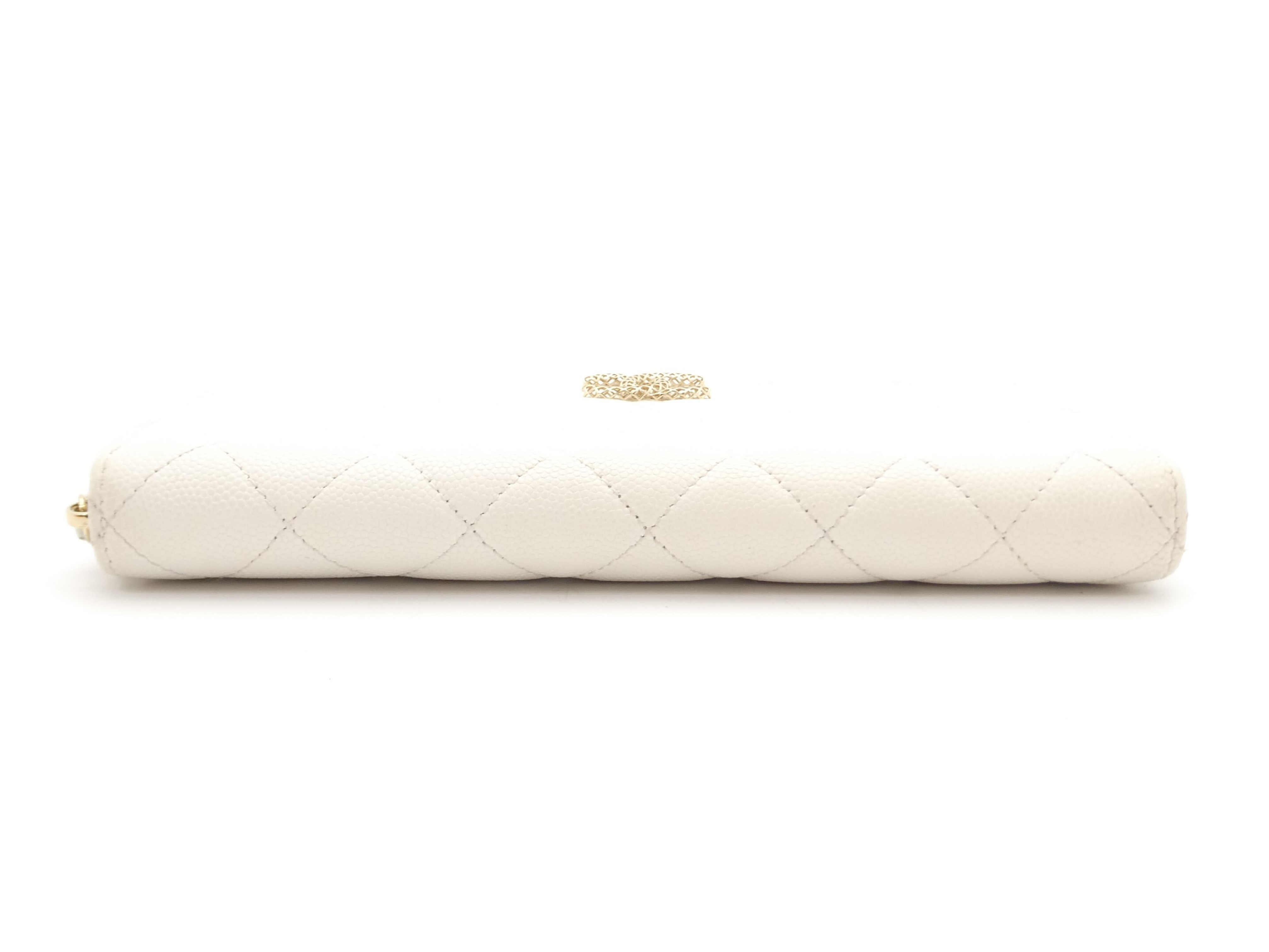 Matelassé Caviar Skin Coco Mark Round Zip Wallet — view 5