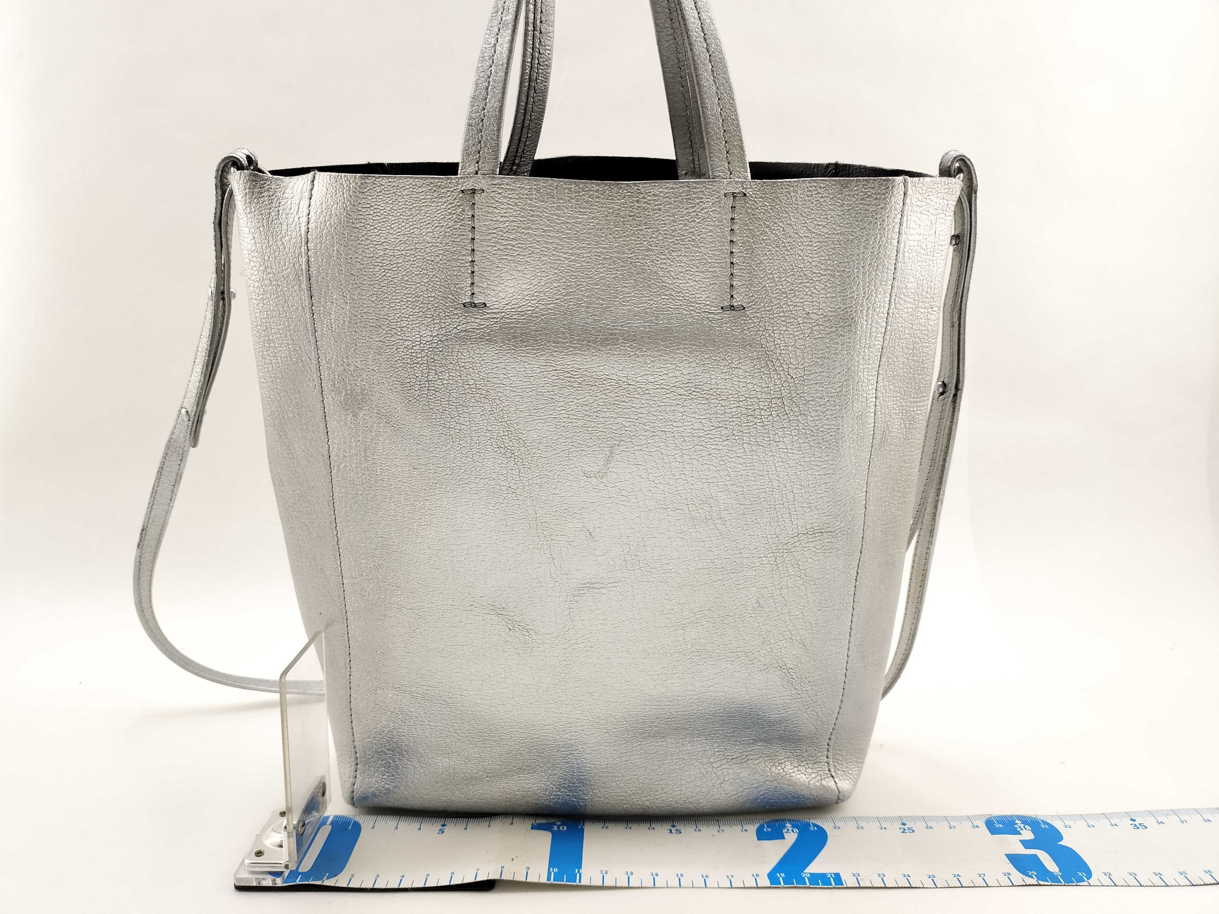 Cabas Leather Tote Bag (Serial Handbag) — view 2
