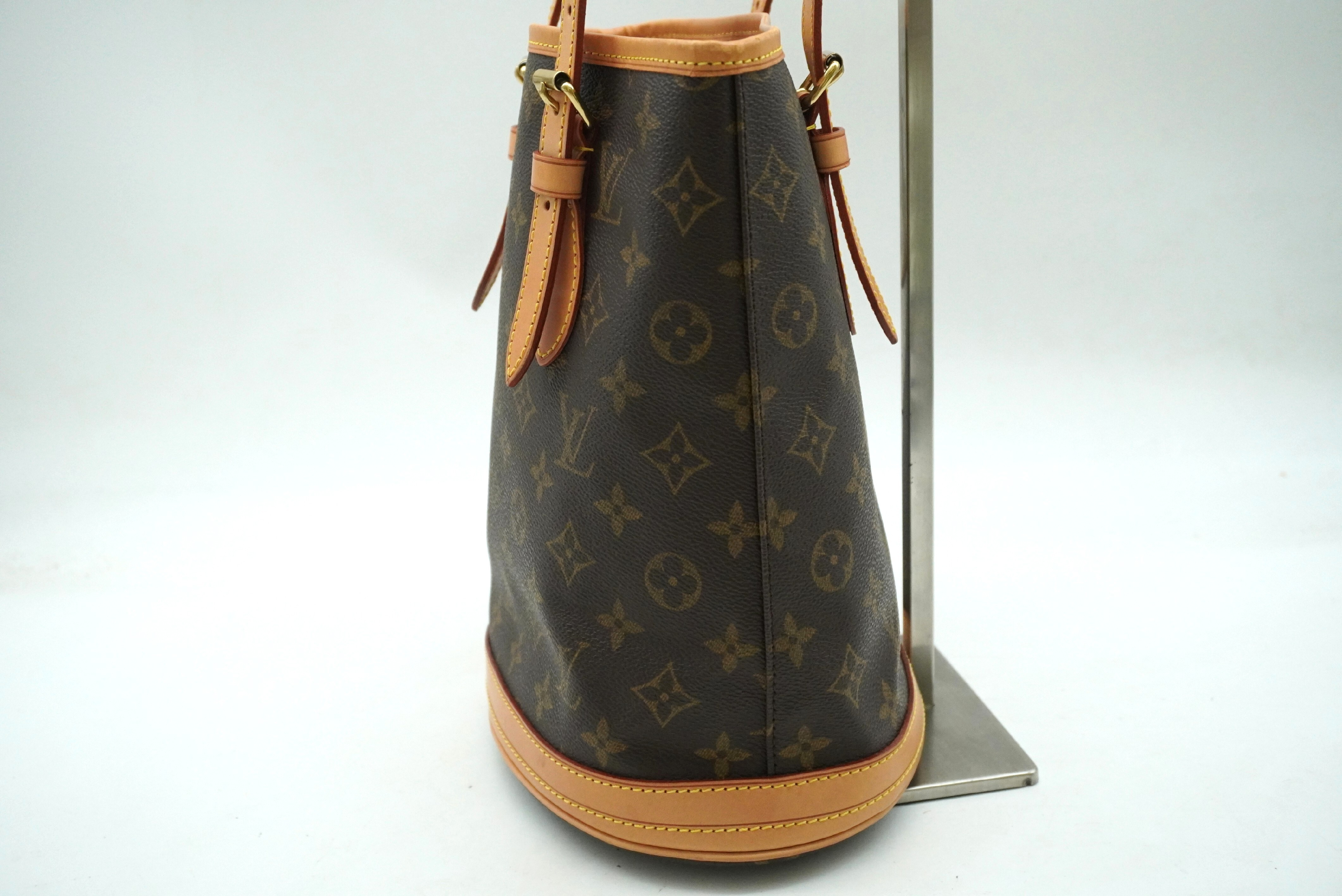 Monogram Bucket PM M42238 Tote Bag — view 4