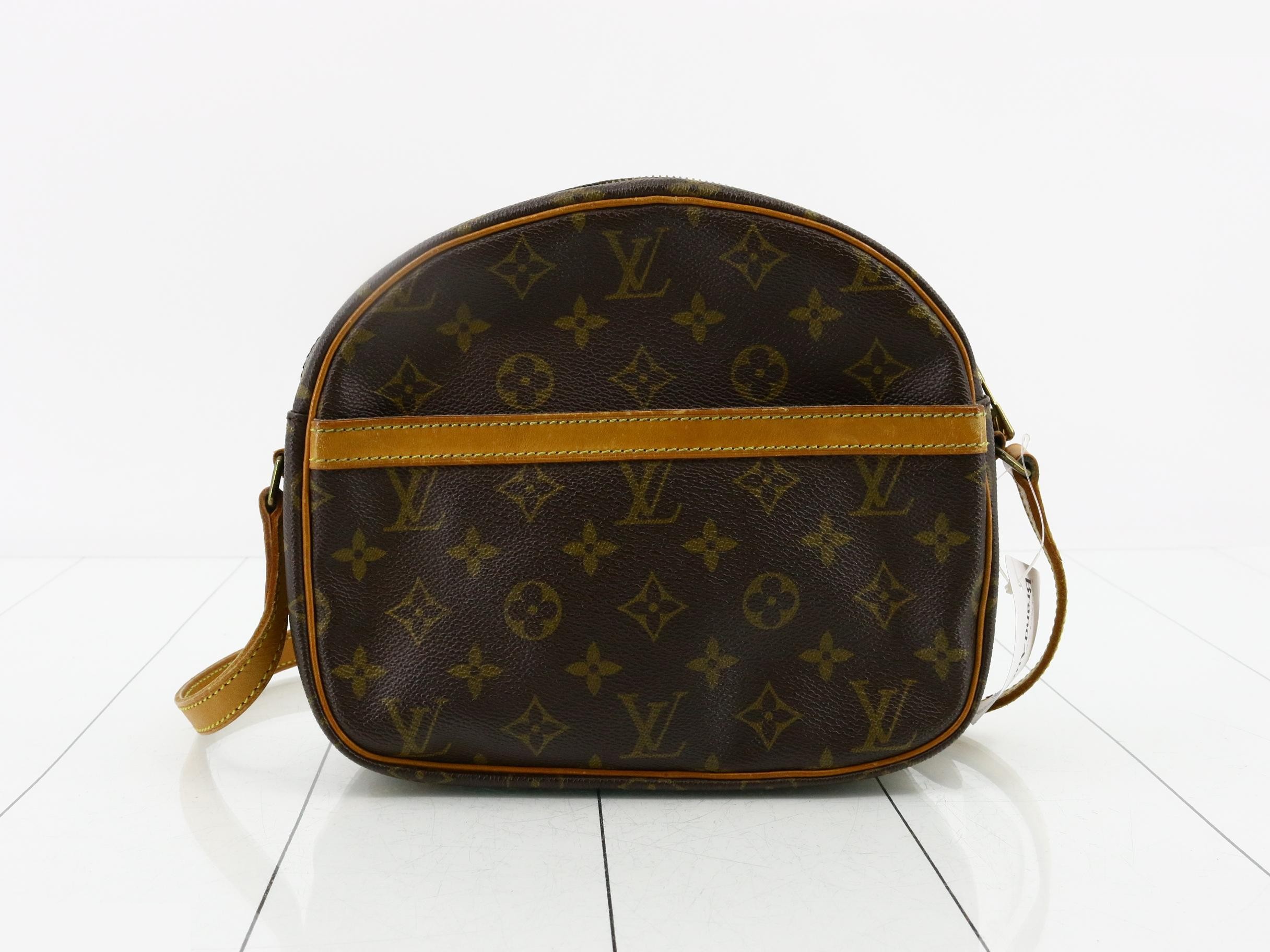 Blois Louis Vuitton Shoulder Bag Crossbody — view 2