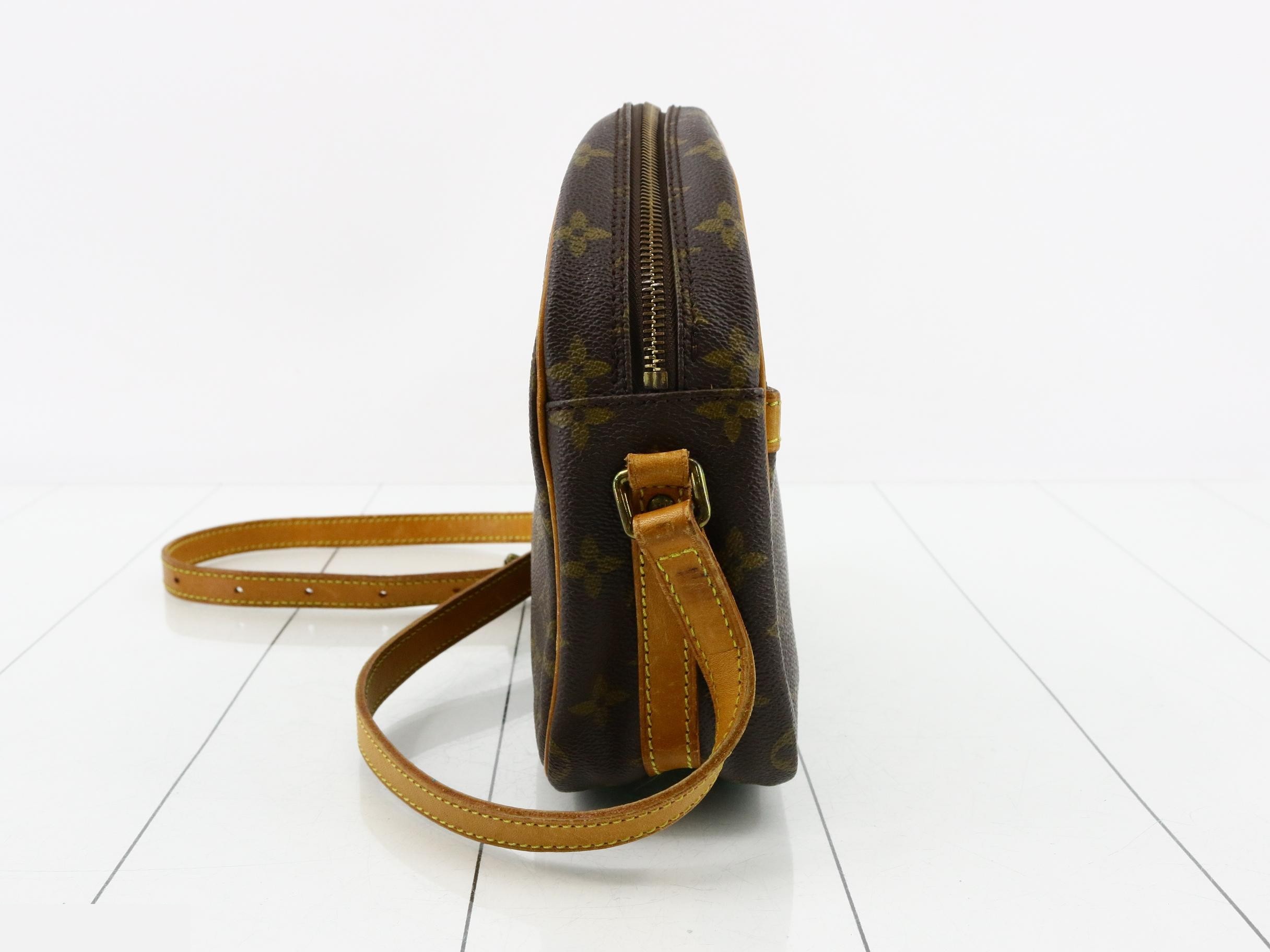 Blois Louis Vuitton Shoulder Bag Crossbody — view 3