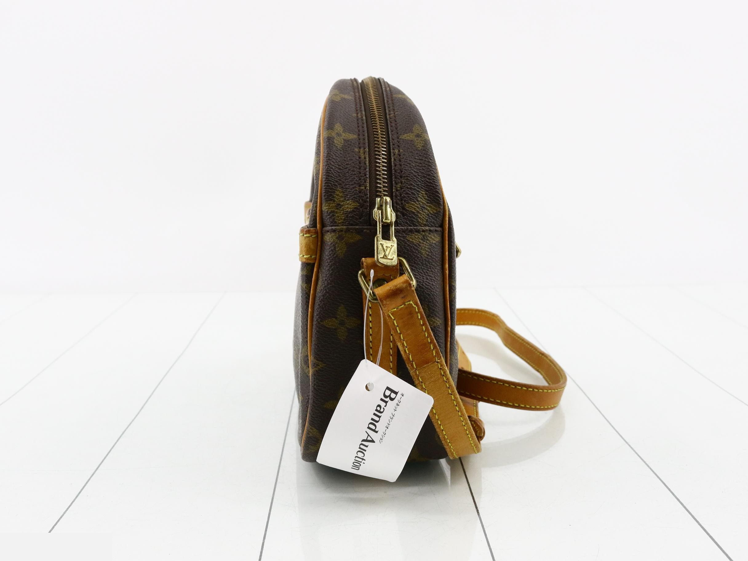 Blois Louis Vuitton Shoulder Bag Crossbody — view 4