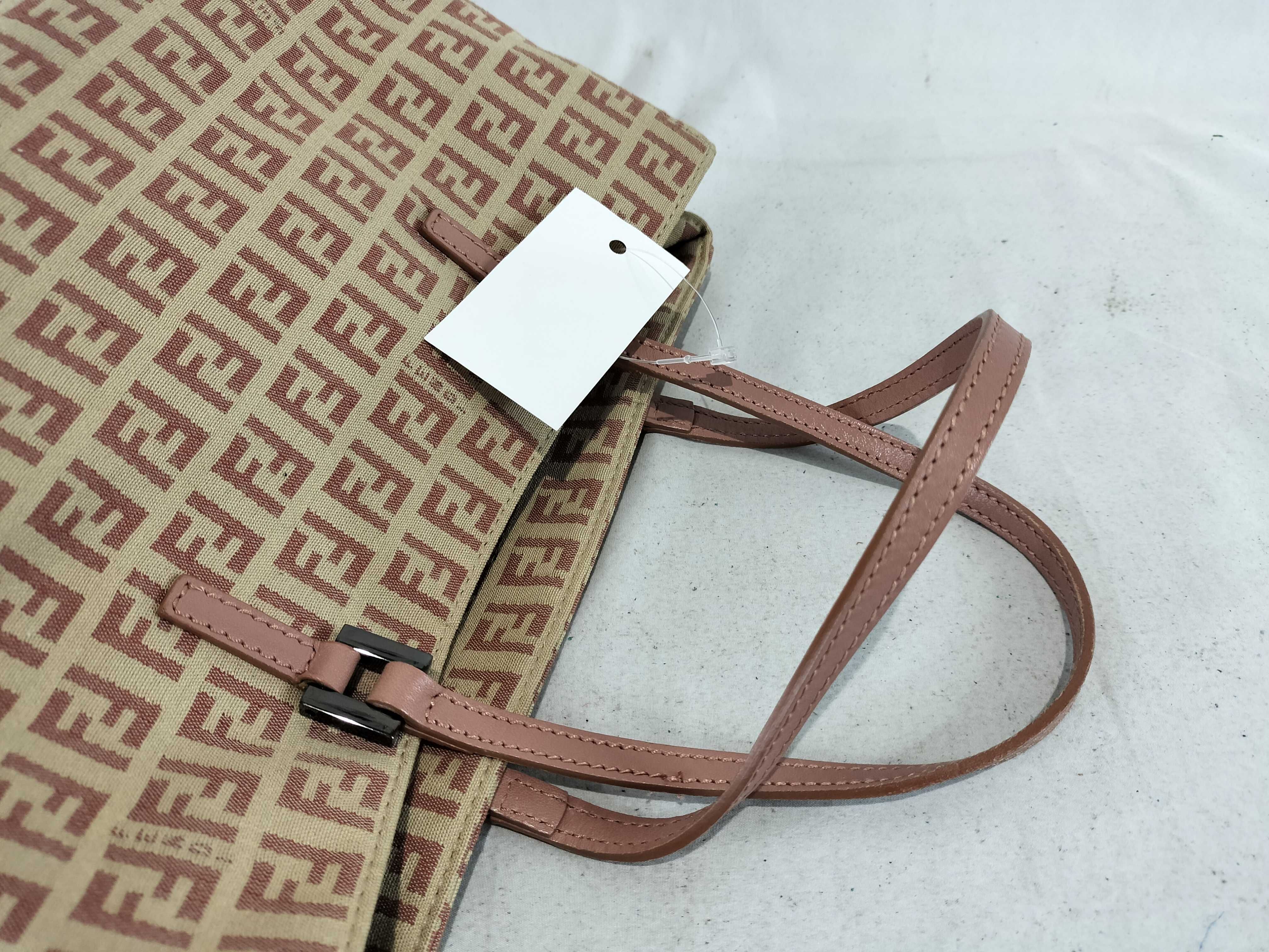 handbag — view 3