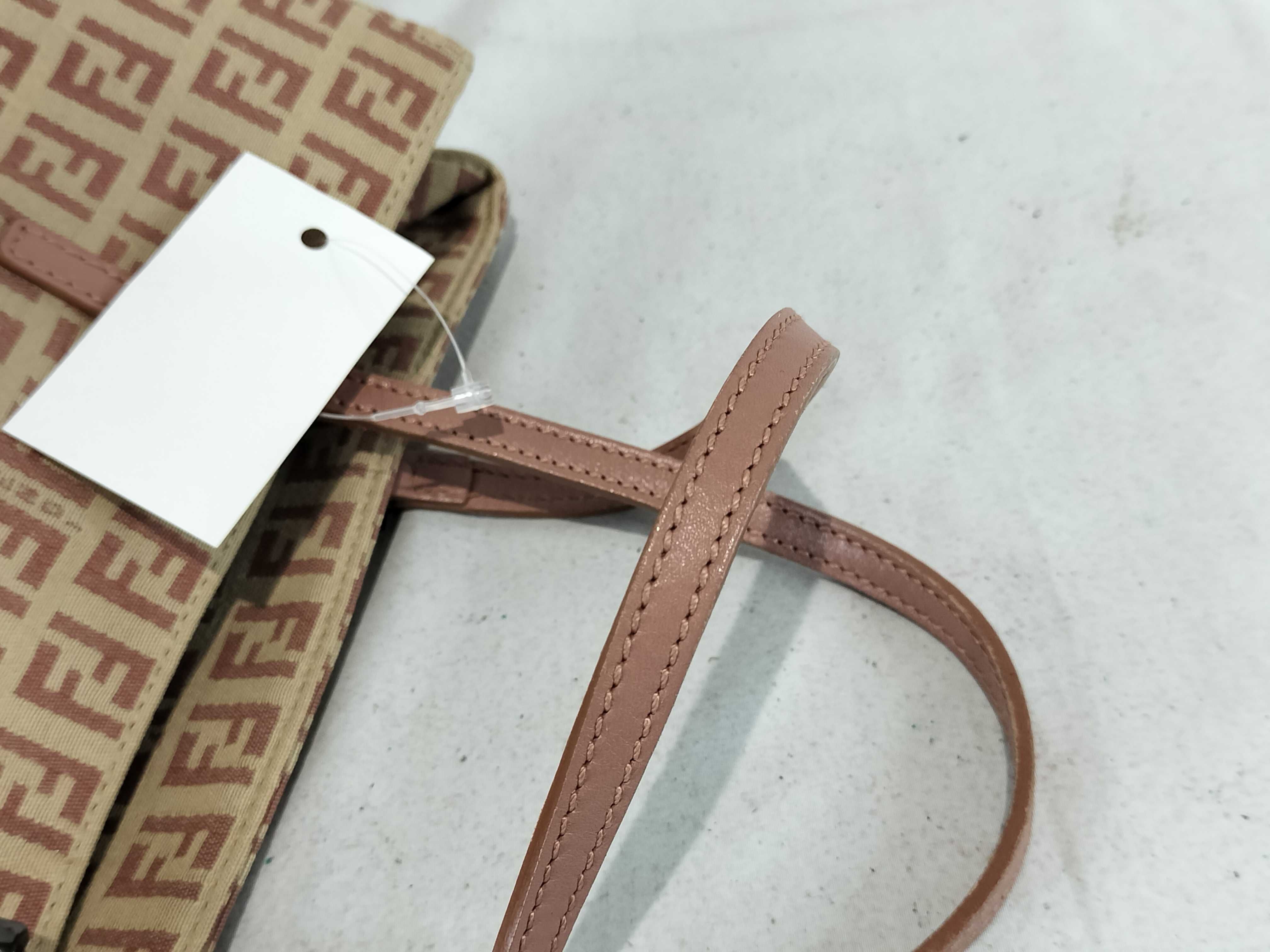 handbag — view 4