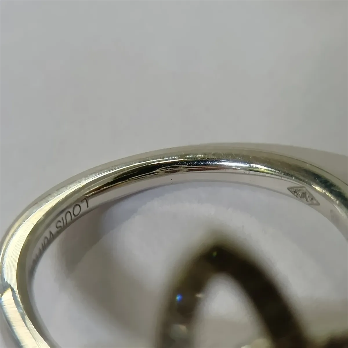 Bague Ardente Fleurs Diamond Ring, 750 (WG), 4.2g, Size 48, Item No. 023952. Features: Damaged hallmark, partially double-stamped engraving, small holes, solder marks. — view 5