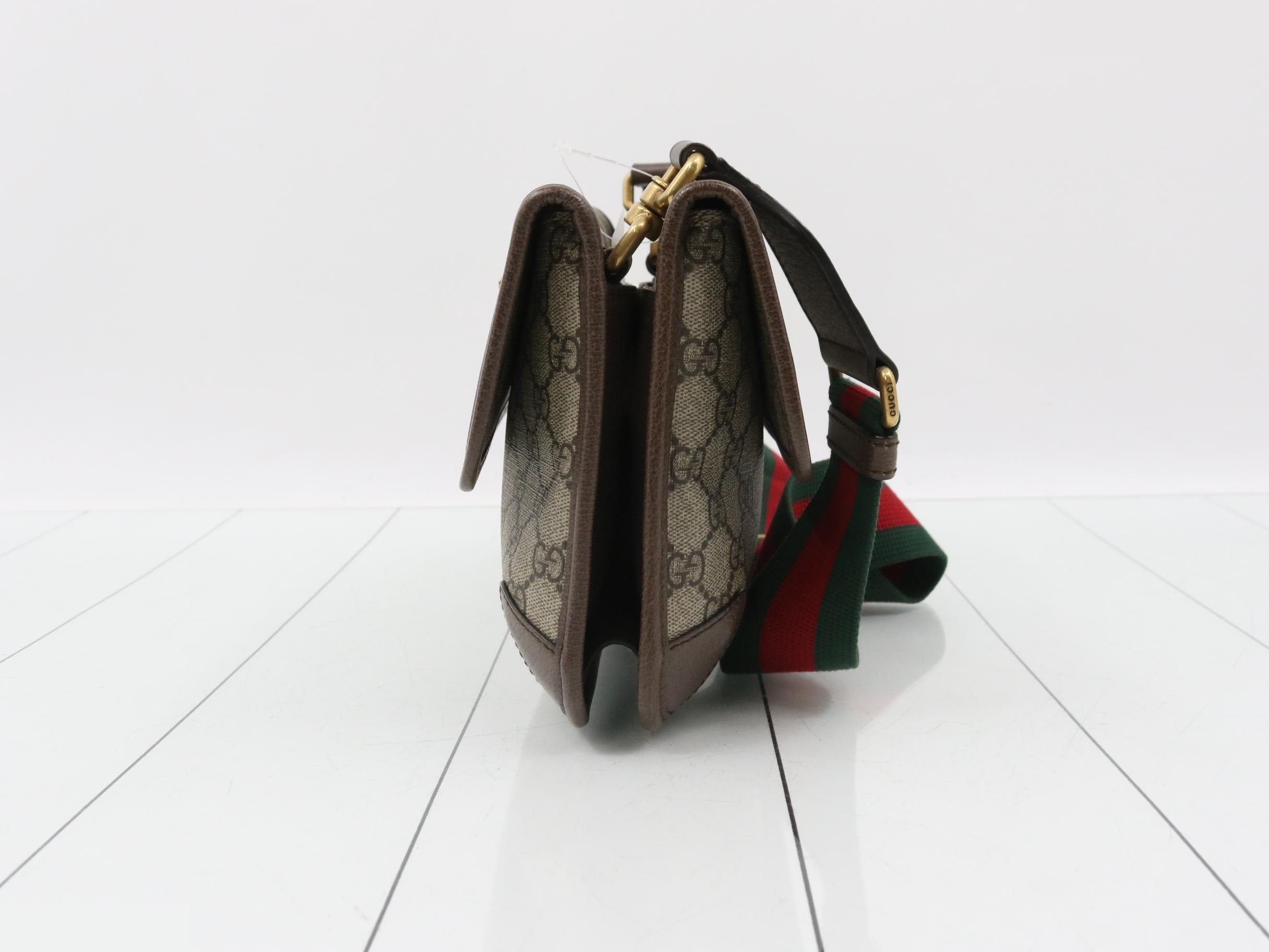 GG Supreme Small Messenger Bag — view 3