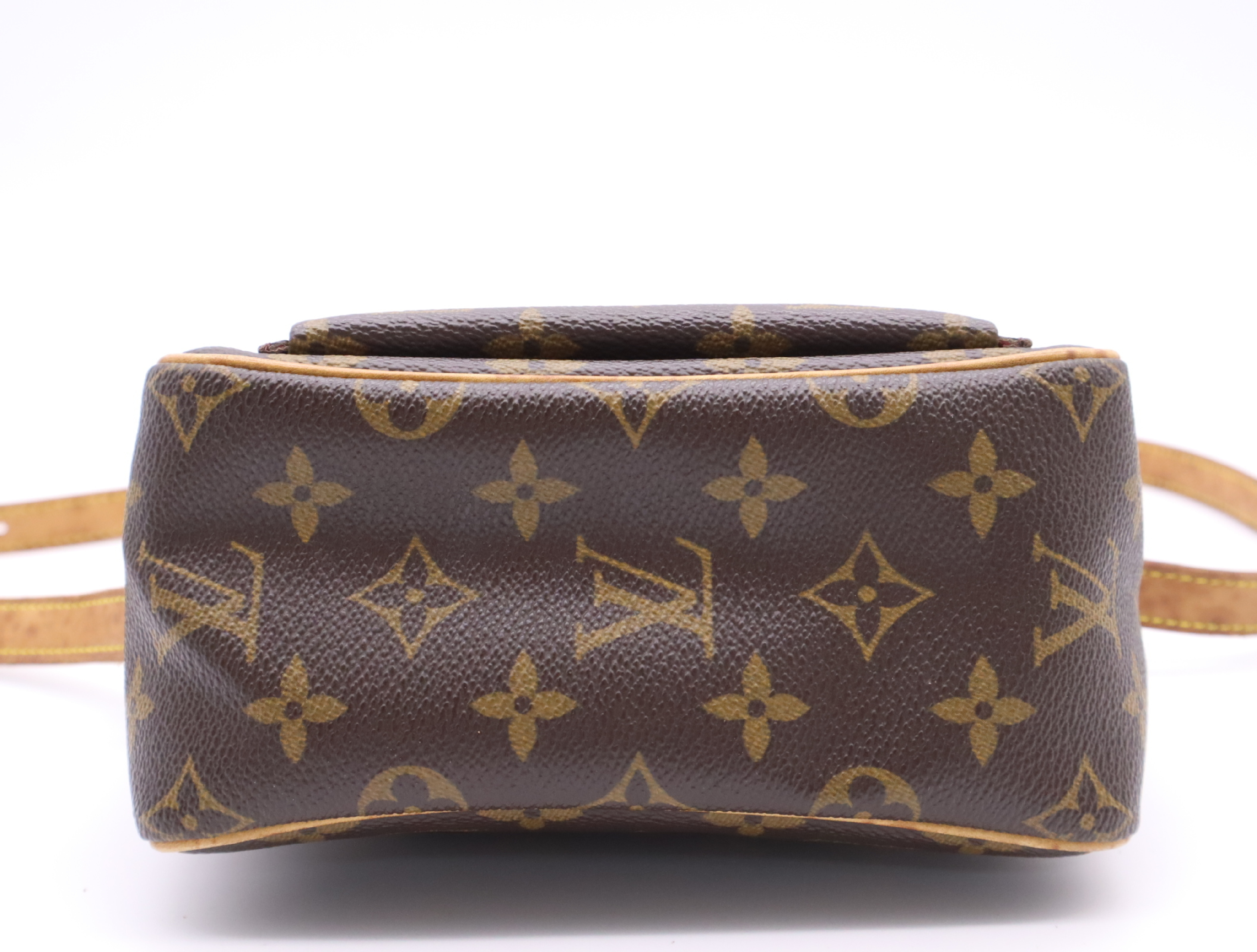 M51165 Monogram Viva Cite PM Shoulder Bag — view 4