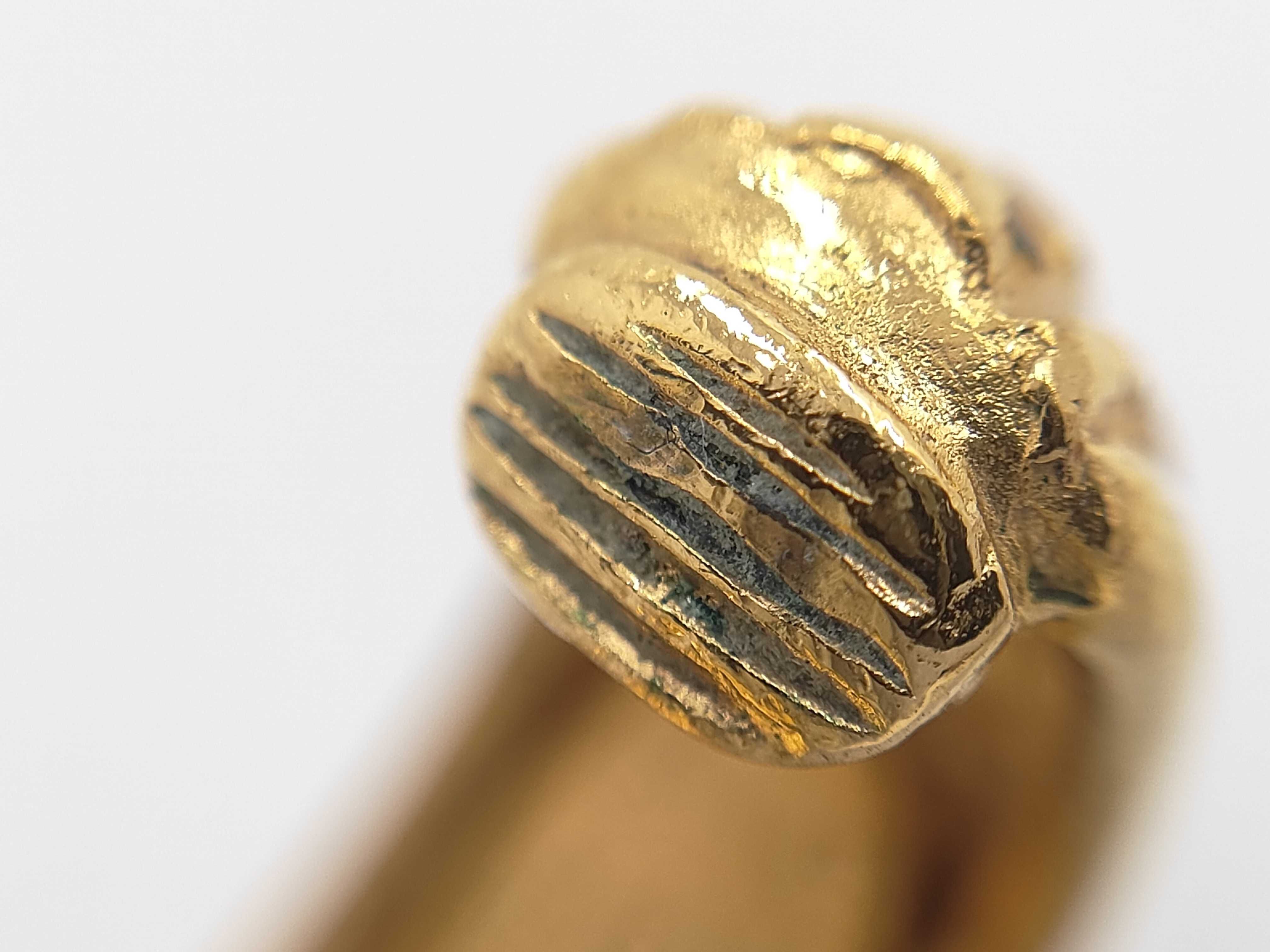Earrings Logo Gold 90s Single Earring — view 6