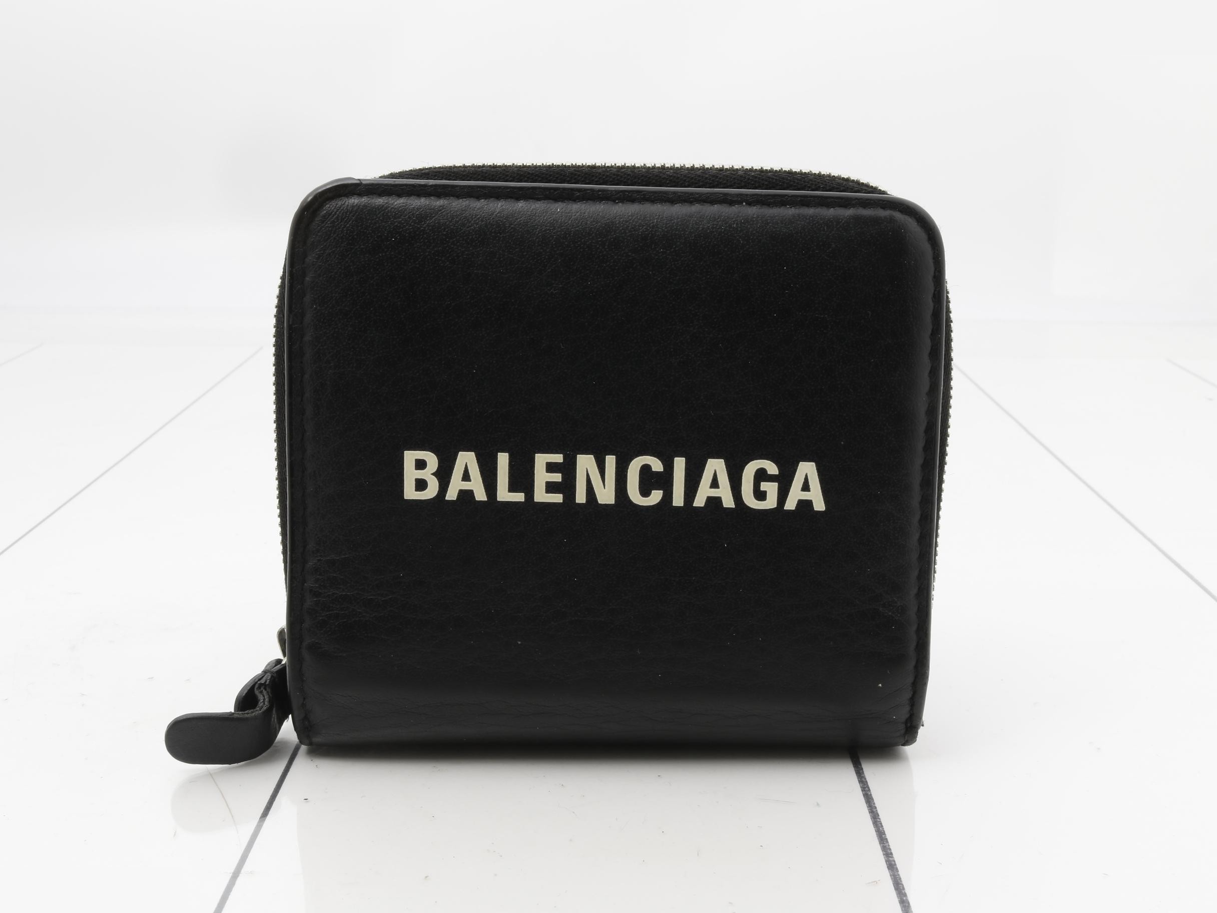 Bi-fold wallet, black