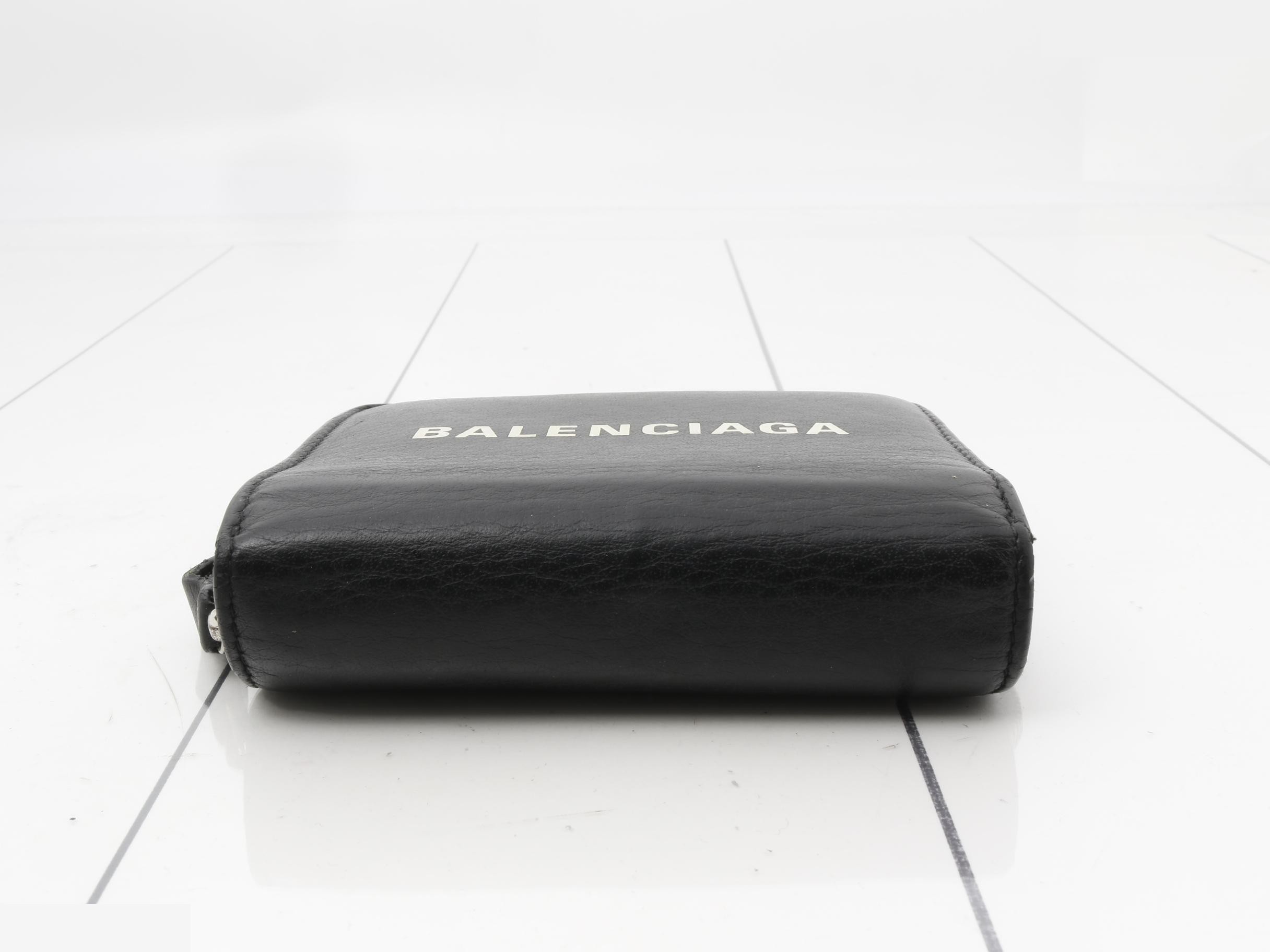 Bi-fold wallet, black — view 3