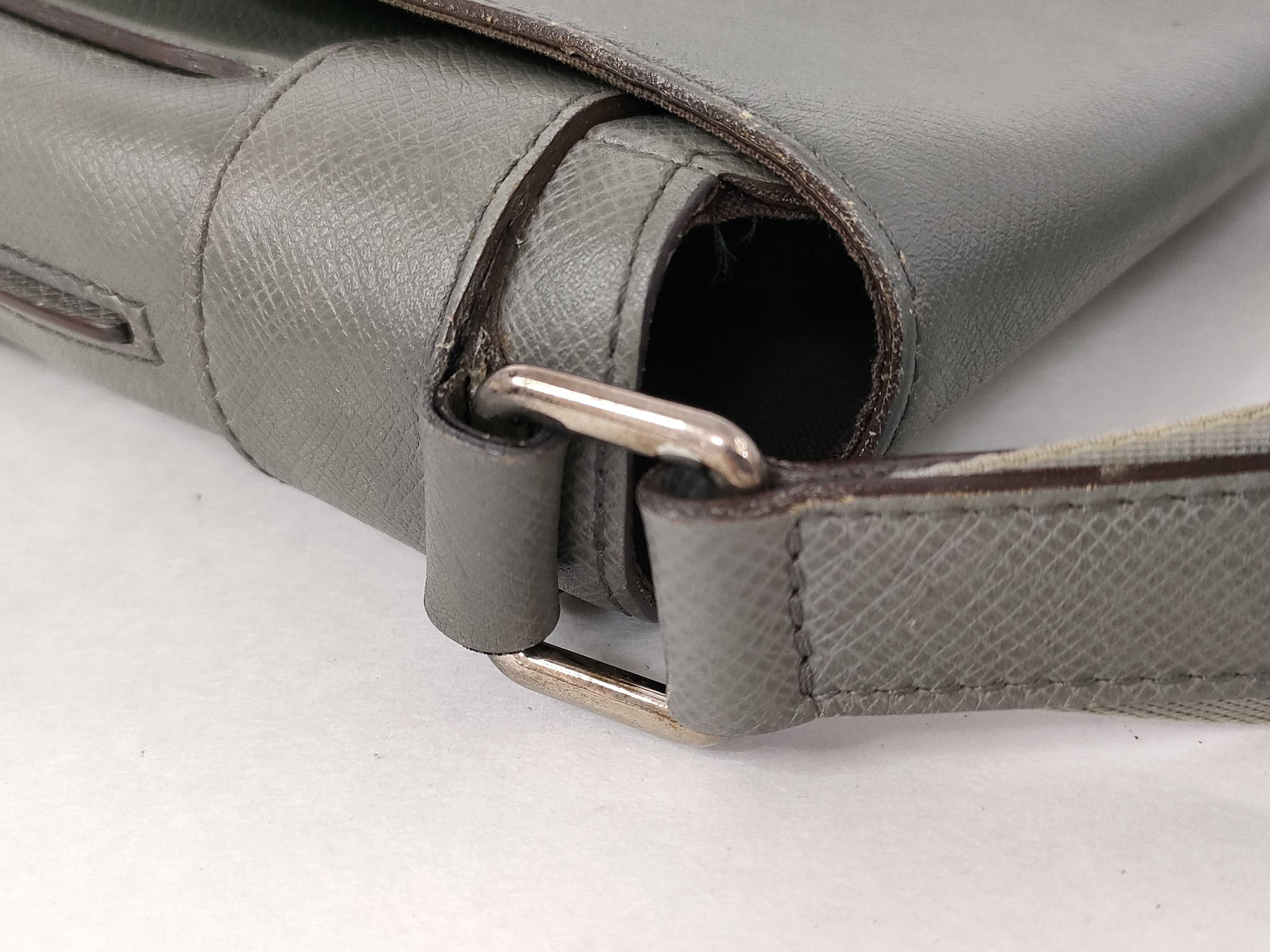 Taiga Louis Vuitton Messenger Bag Taiga Shoulder Bag — view 5